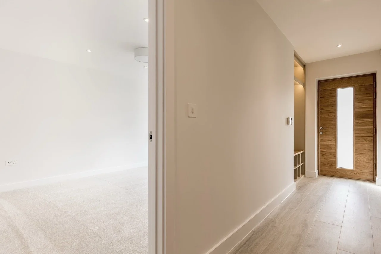 41aKingsAvenueph8 Large Large.jpeg