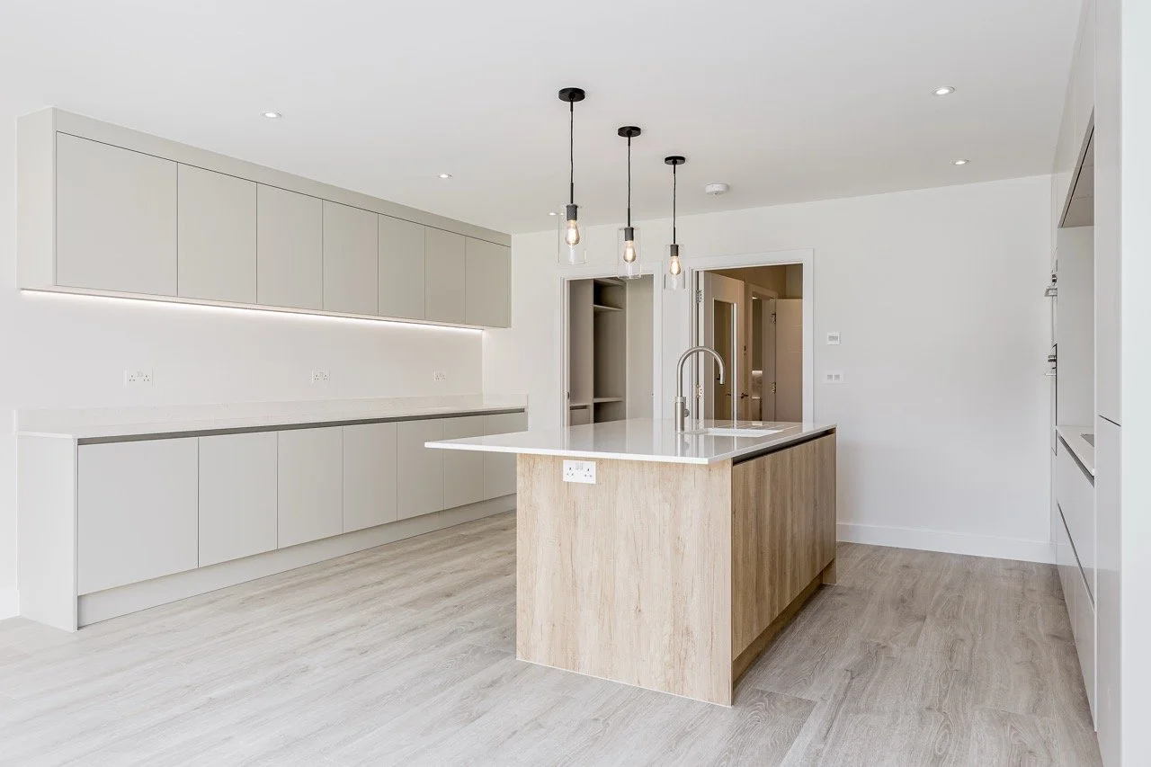 41aKingsAvenueph10 Large Large.jpeg