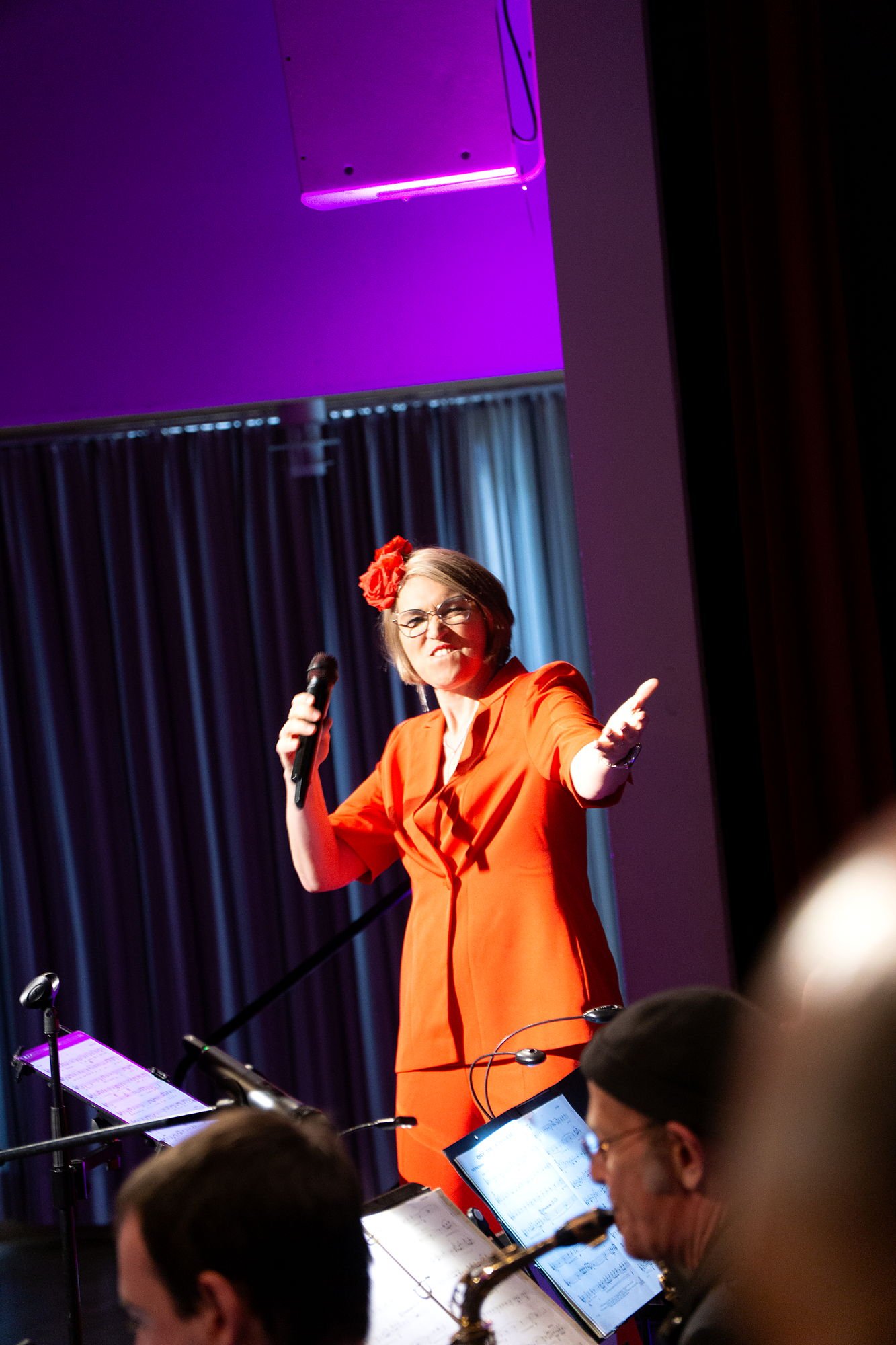 Sabine Kühlich im zweiten Konzertteil des Jazz Light in Neukeferloh