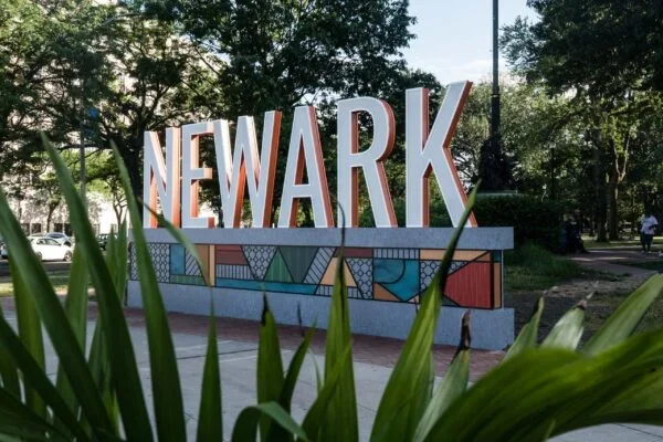 Newark_Sign_DreamPlay_Cesar_Melgar_-17-scaled-600x400.jpg.webp