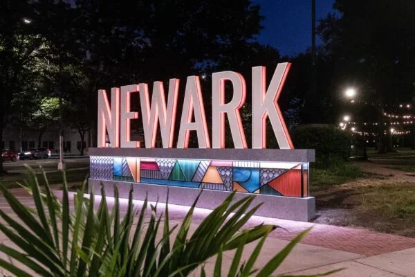 Newark_Sign_DreamPlay_Cesar_Melgar_-55-scaled-600x400.jpg.webp