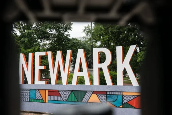 Newark_Sign_DreamPlay_Cesar_Melgar_-190-scaled-600x400.jpg.webp