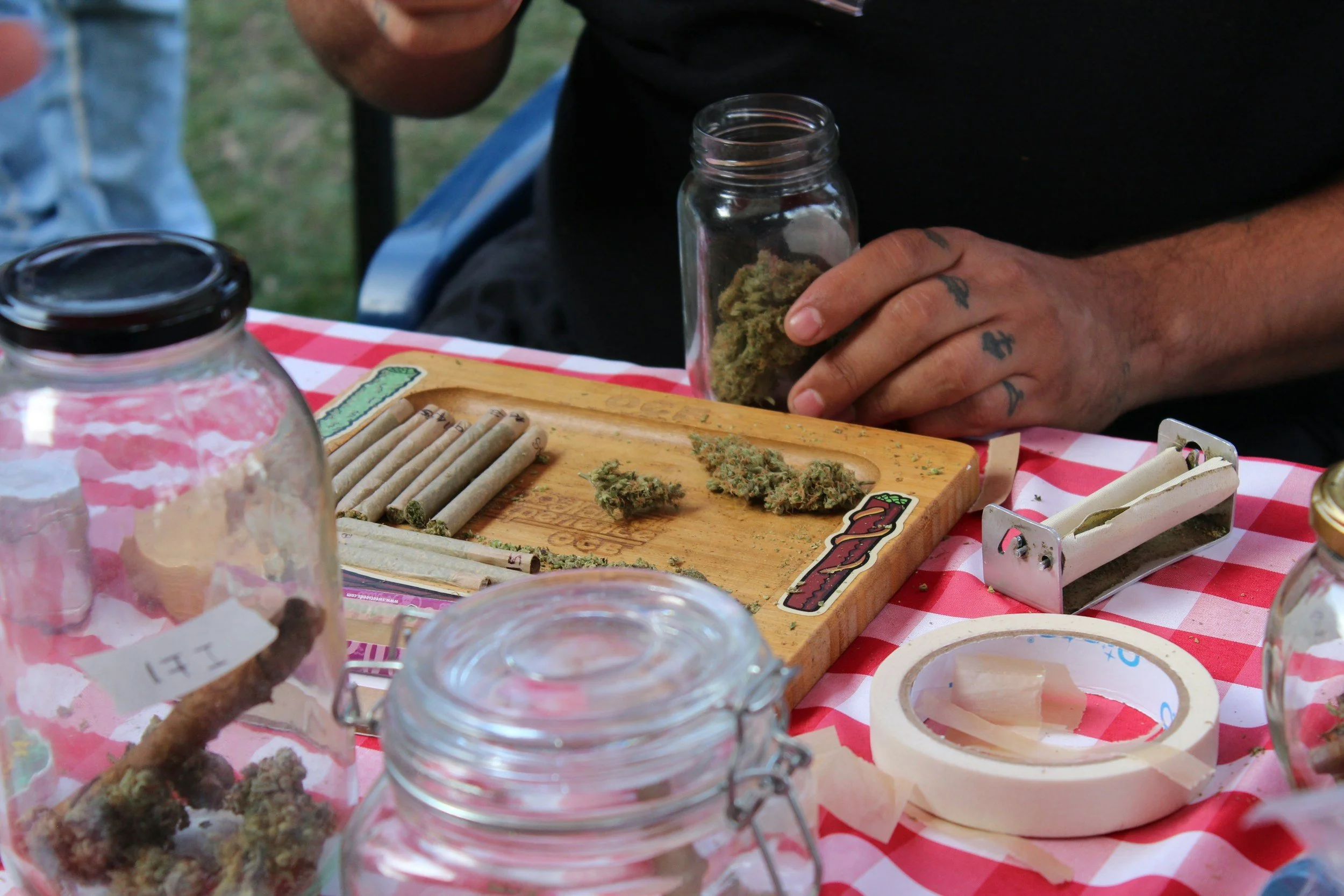 10 Signs You're a True Shhmoker