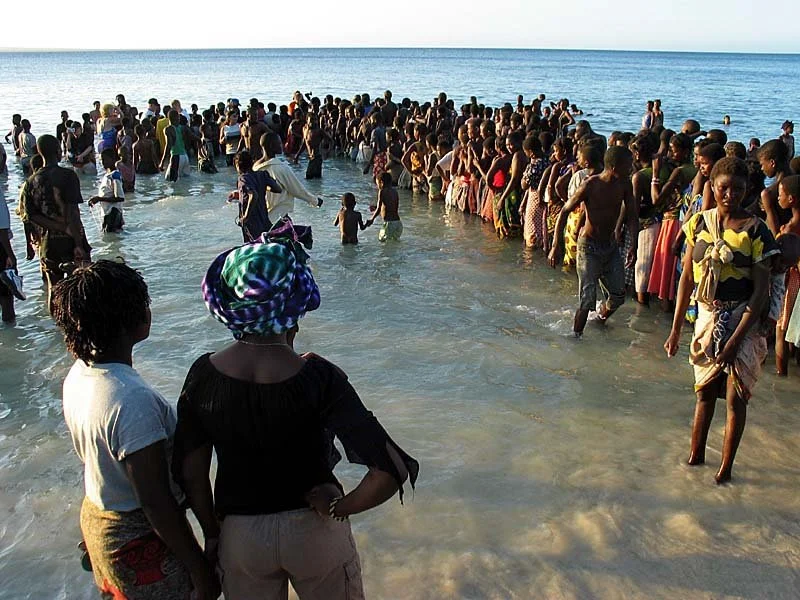 Another baptism in the warm, clear waters of Pemba, with more than 500 ex-Moslems in the queue waiting to die with Jesus and be raised up to new life in Him!