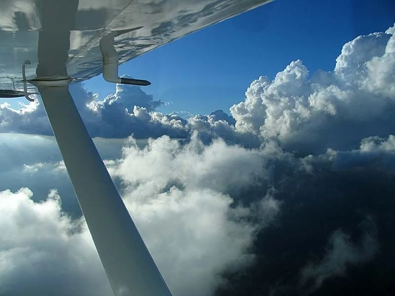 Flying the skies of Mozambique in a Cessna 206