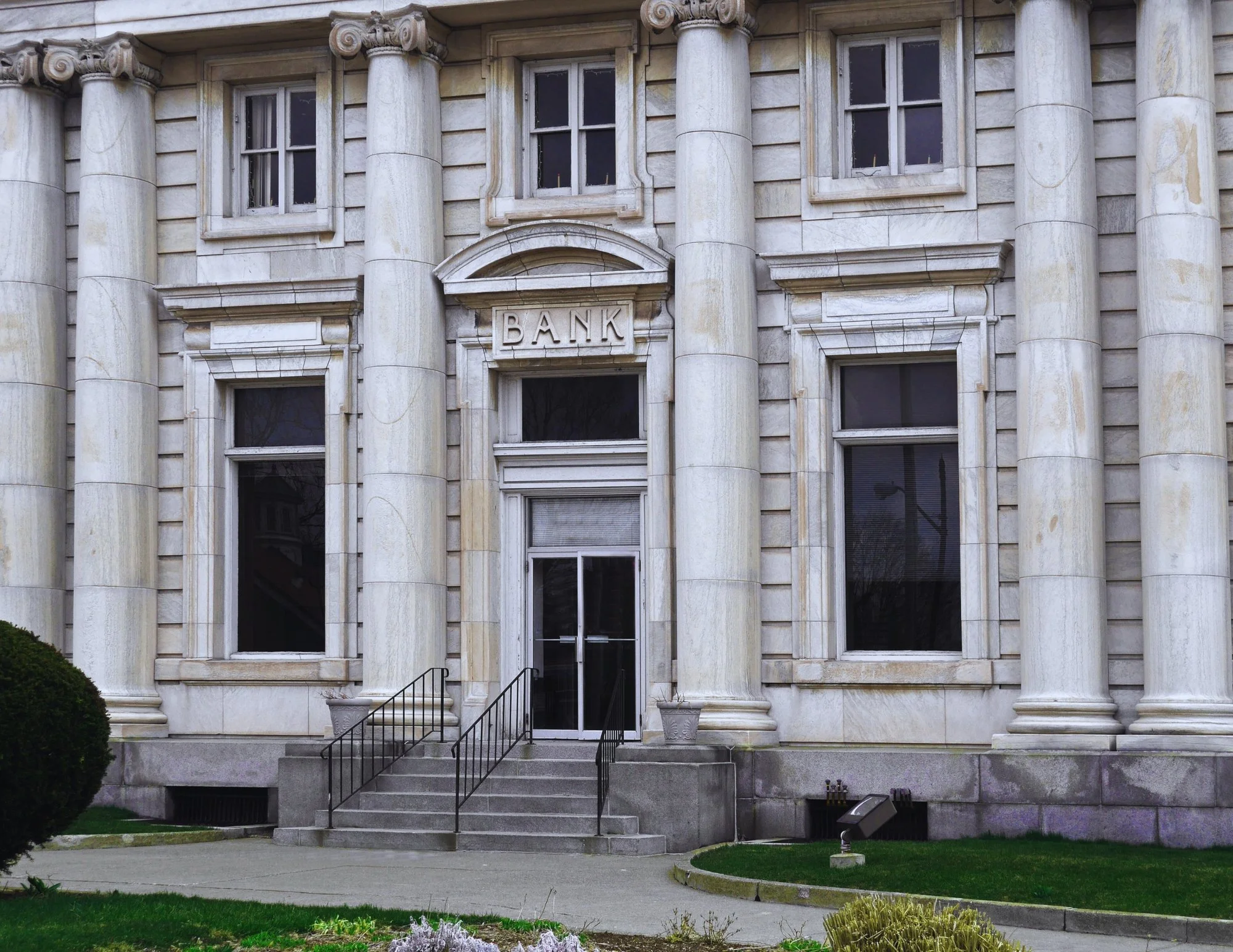 Best Bank Etiquette for Coin Roll Hunters