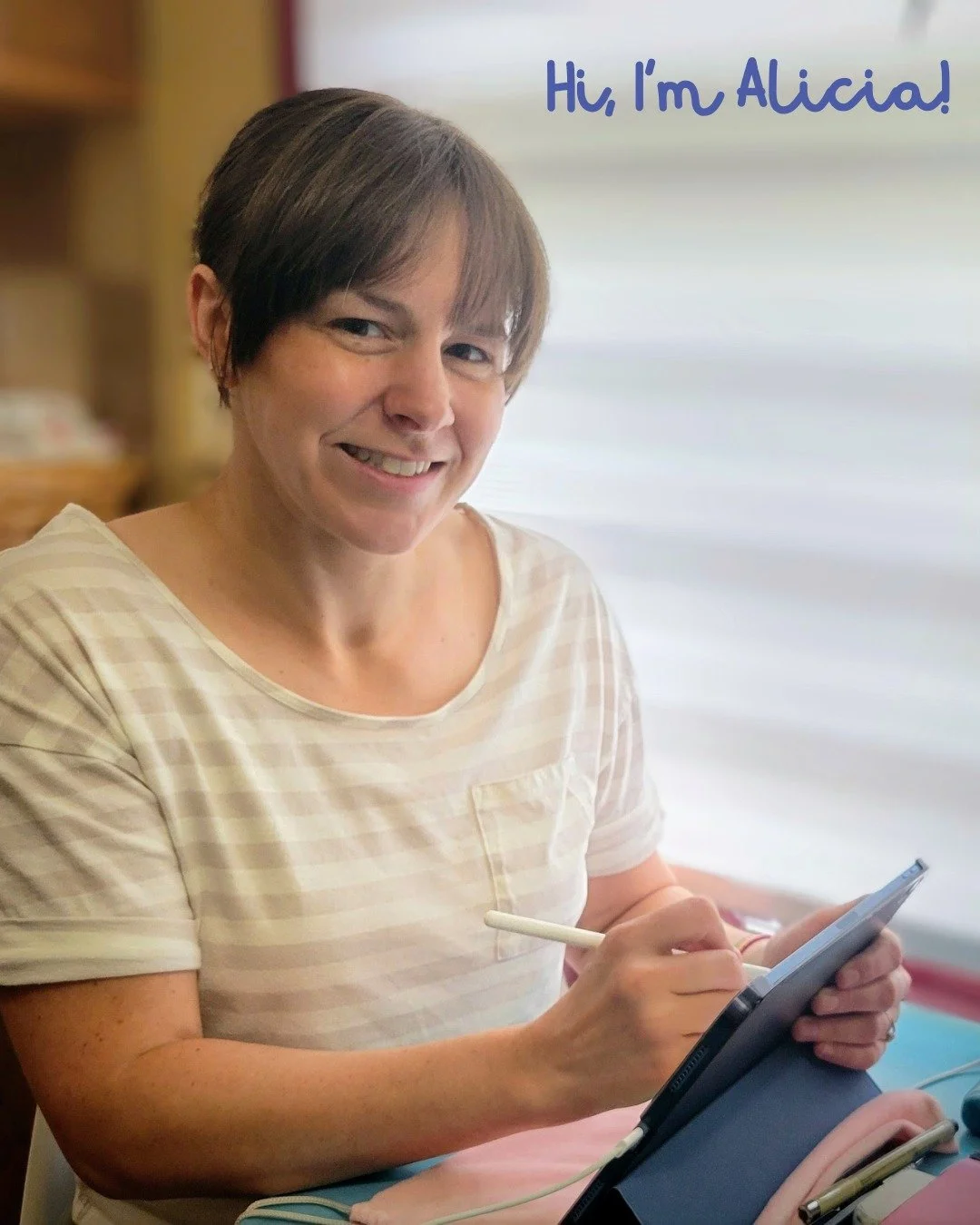 Hi, I&rsquo;m Alicia 👋
I&rsquo;m a Procreate artist, illustrator and designer at the very beginning of my creative business journey.

This space is where I share:
✏️ mindset shifts while building something from scratch
🎨 inspiration + behind-the-sc