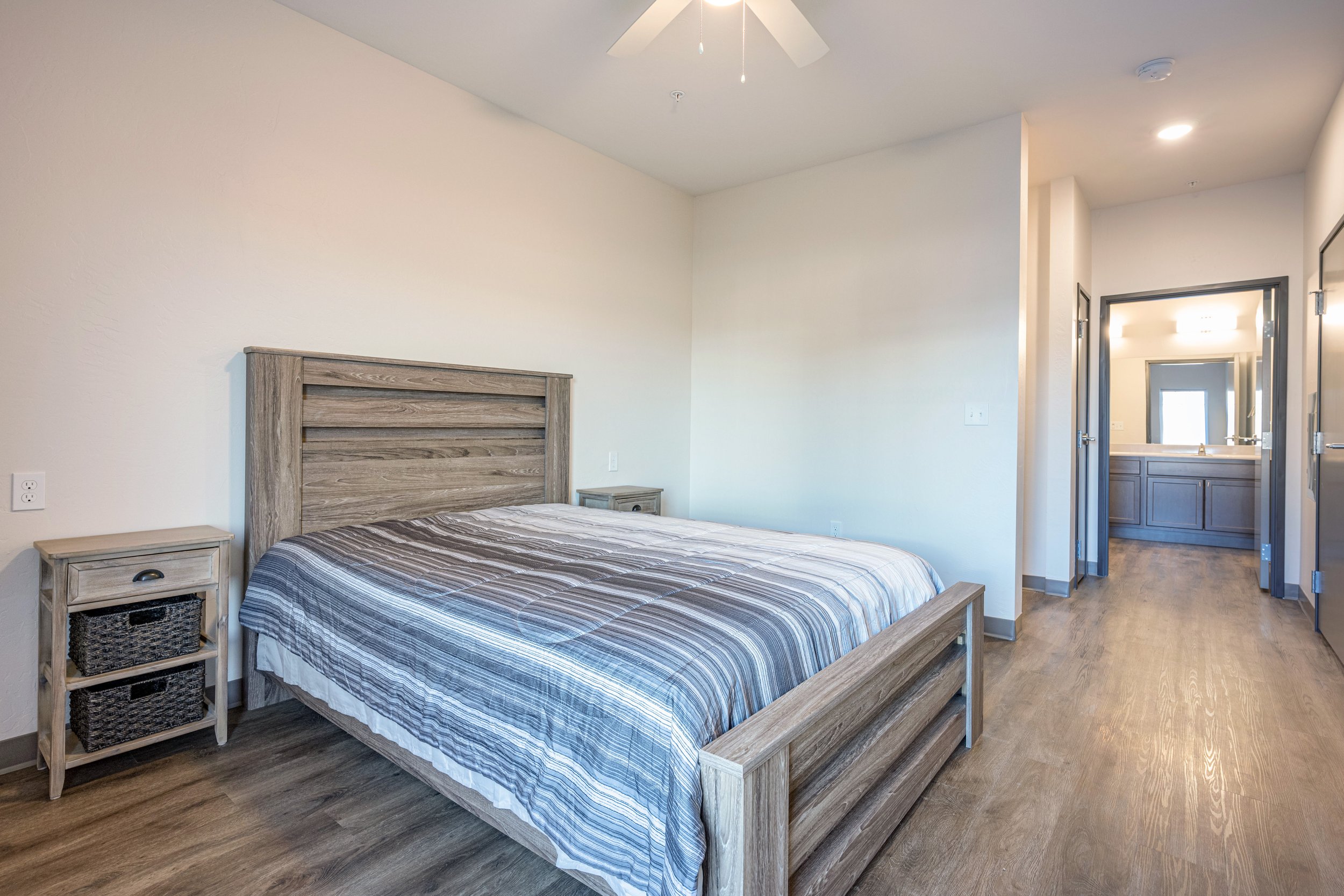 Bedroom 1-2.jpg