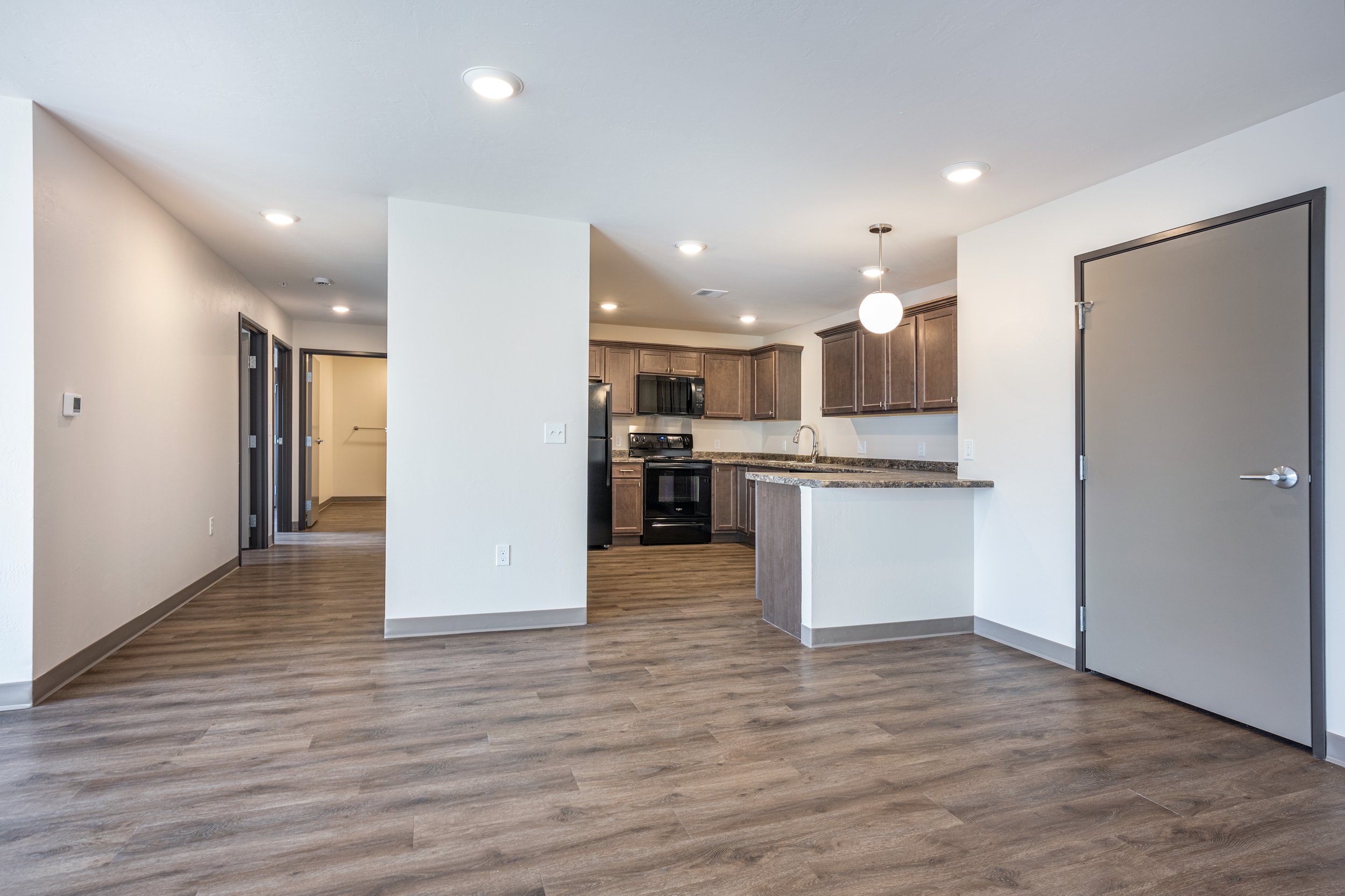 Kitchen 1-3.jpg