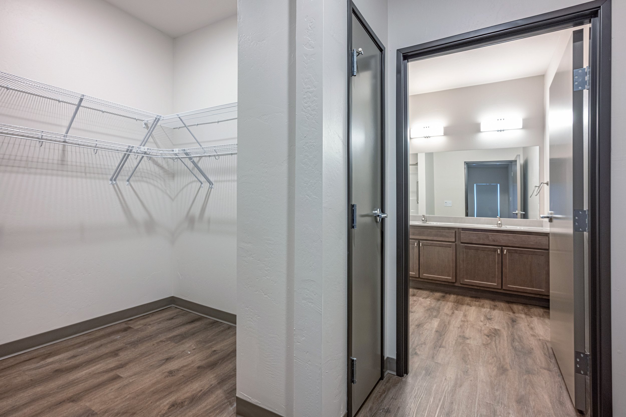 Bathroom 1-3.jpg