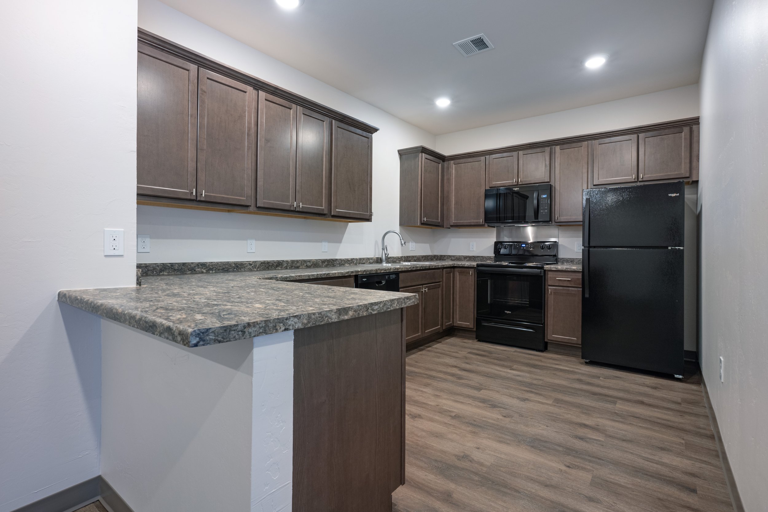 Kitchen 1-1.jpg