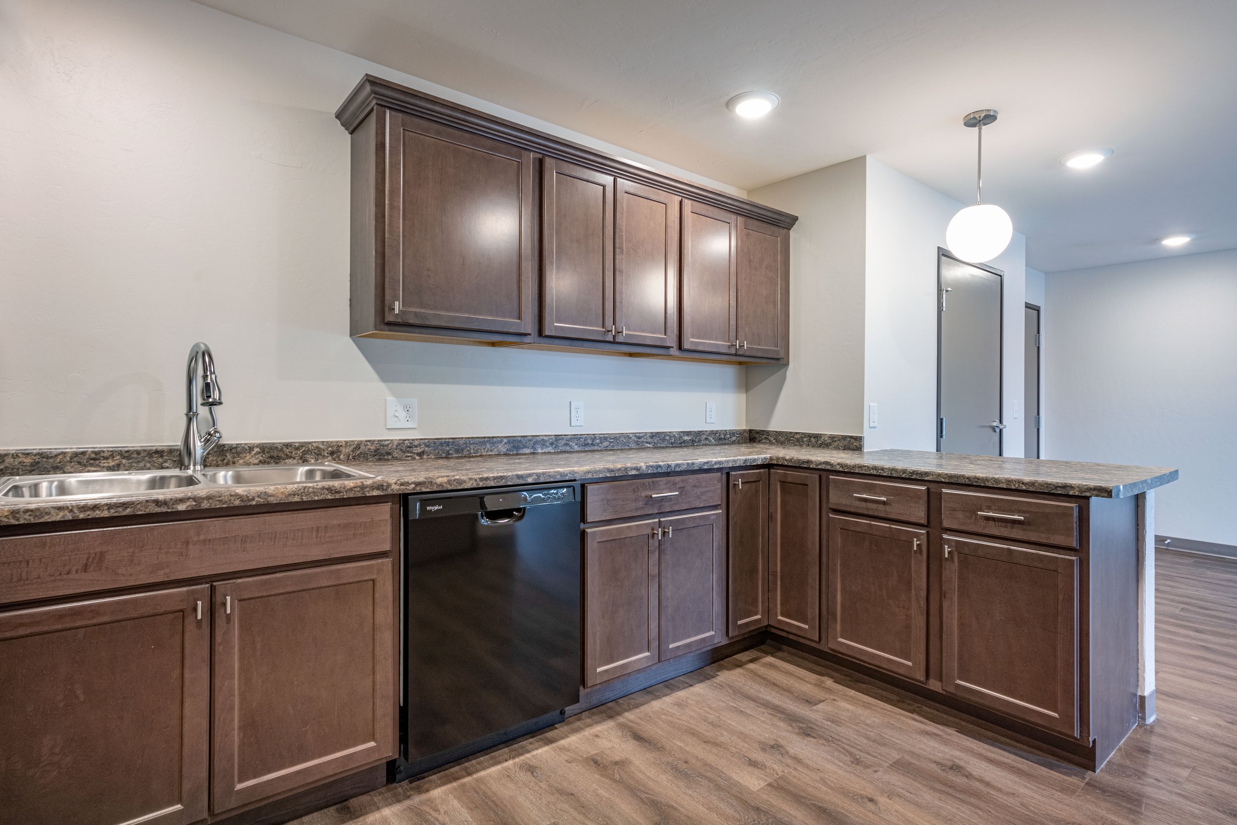 Kitchen 1-1.jpg