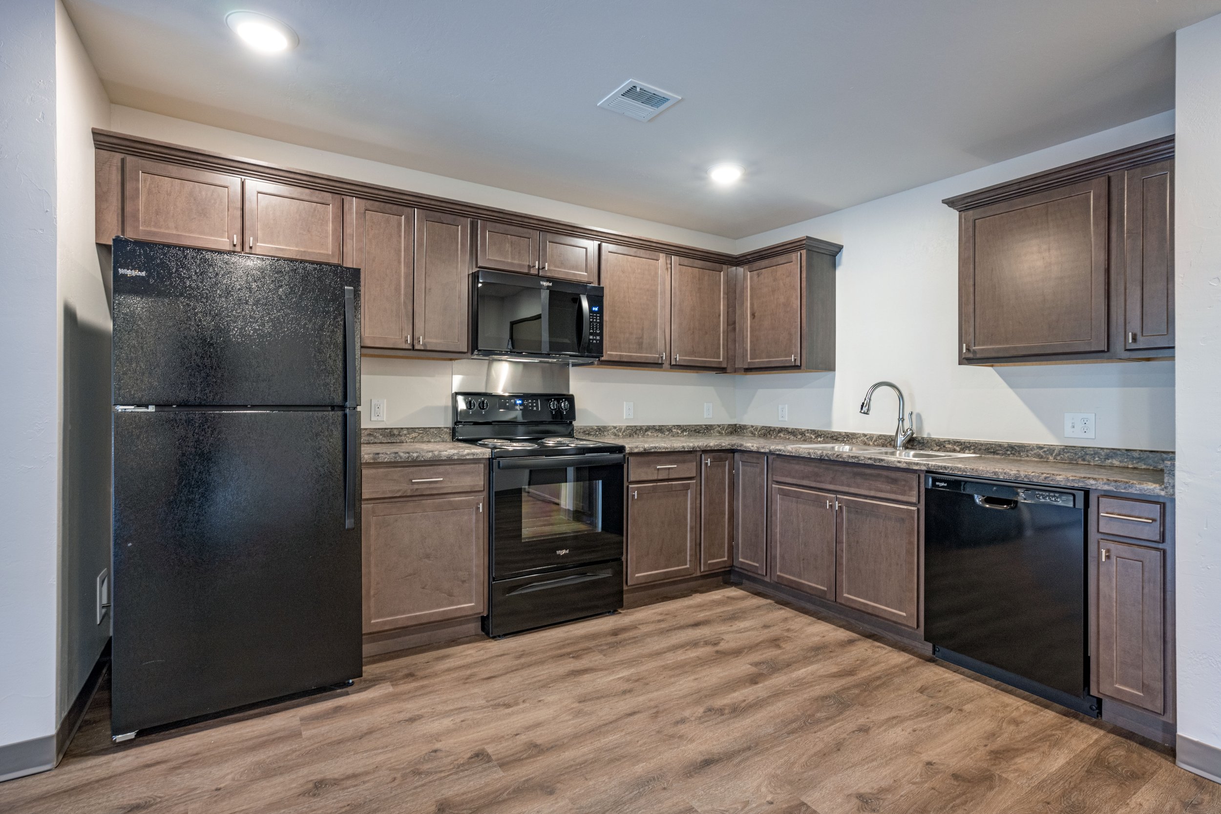 Kitchen 1-1.jpg