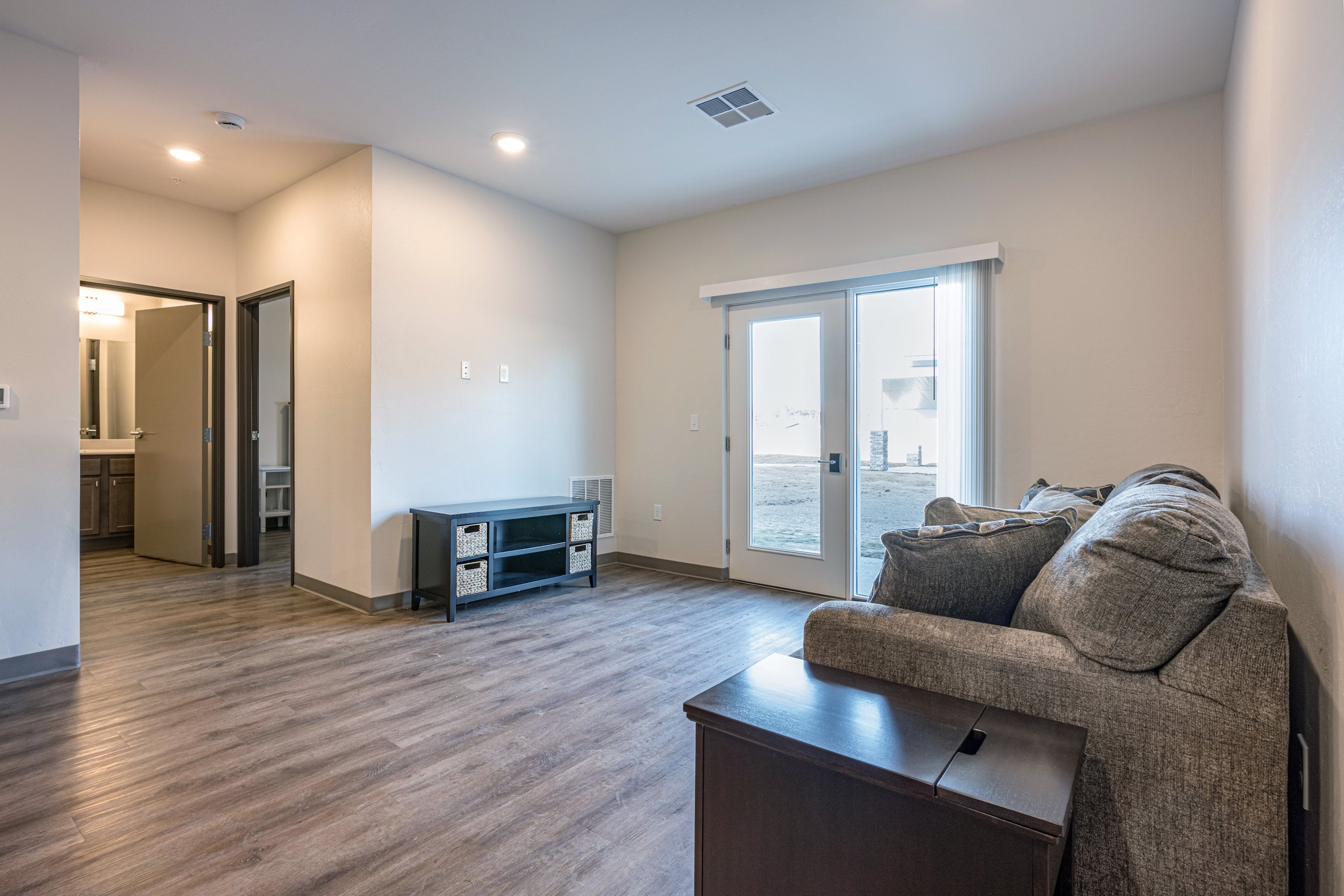 Living Room 1-1.jpg