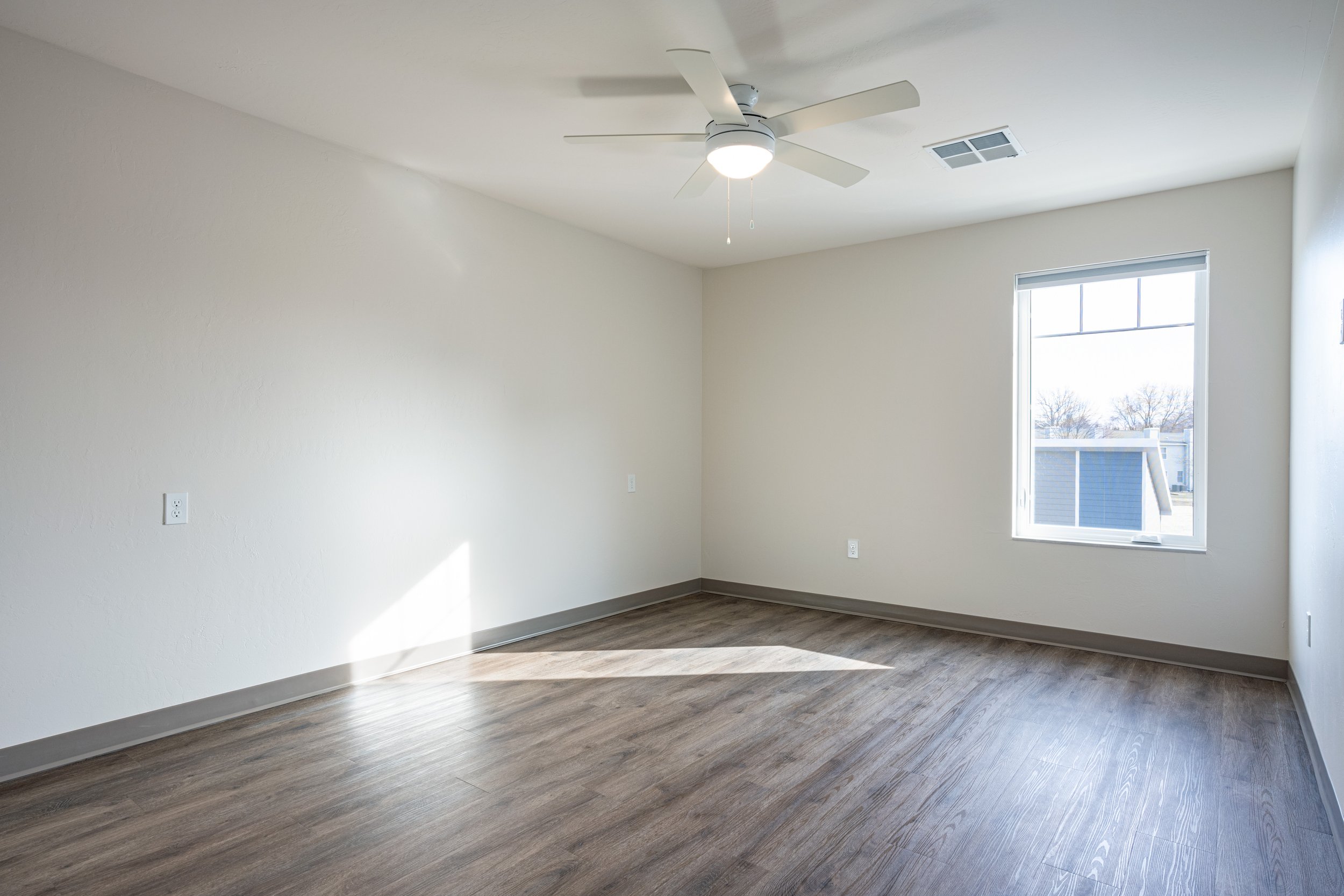 Bedroom 1-4.jpg