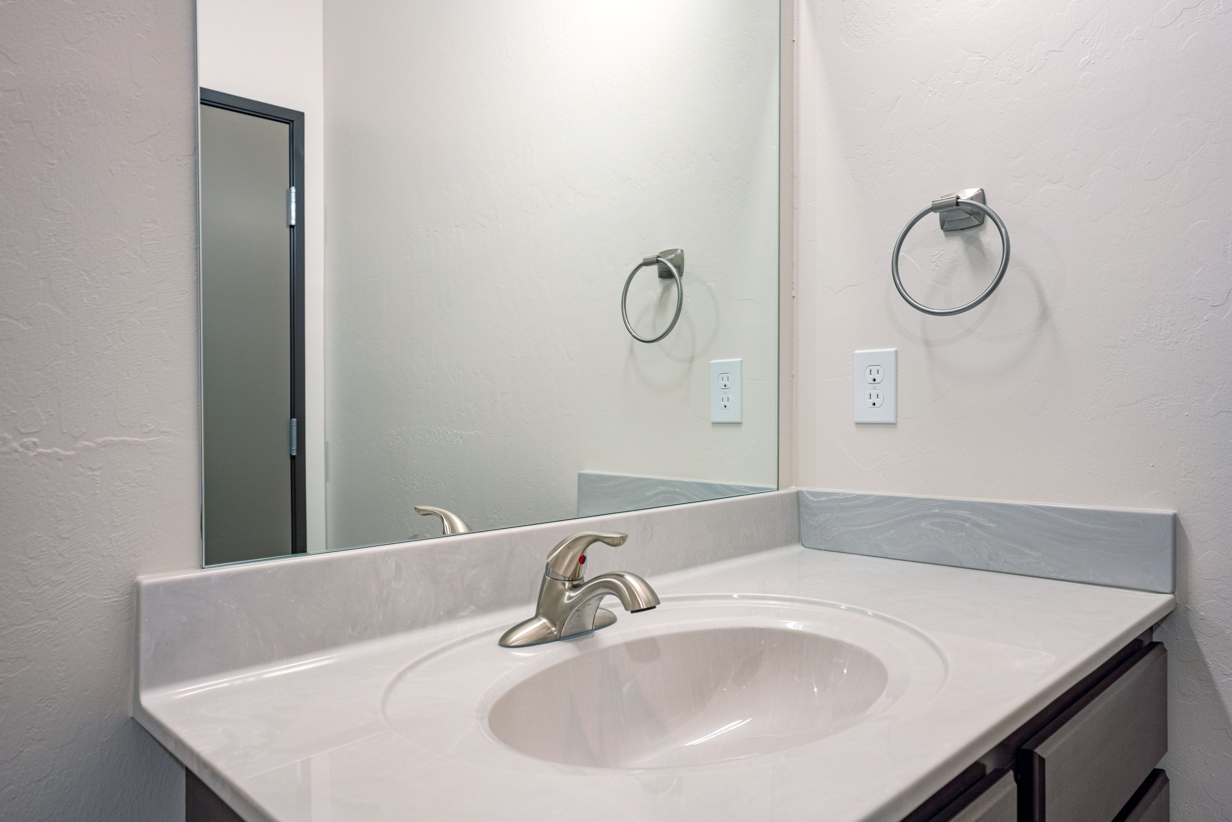 Bathroom 2-1.jpg