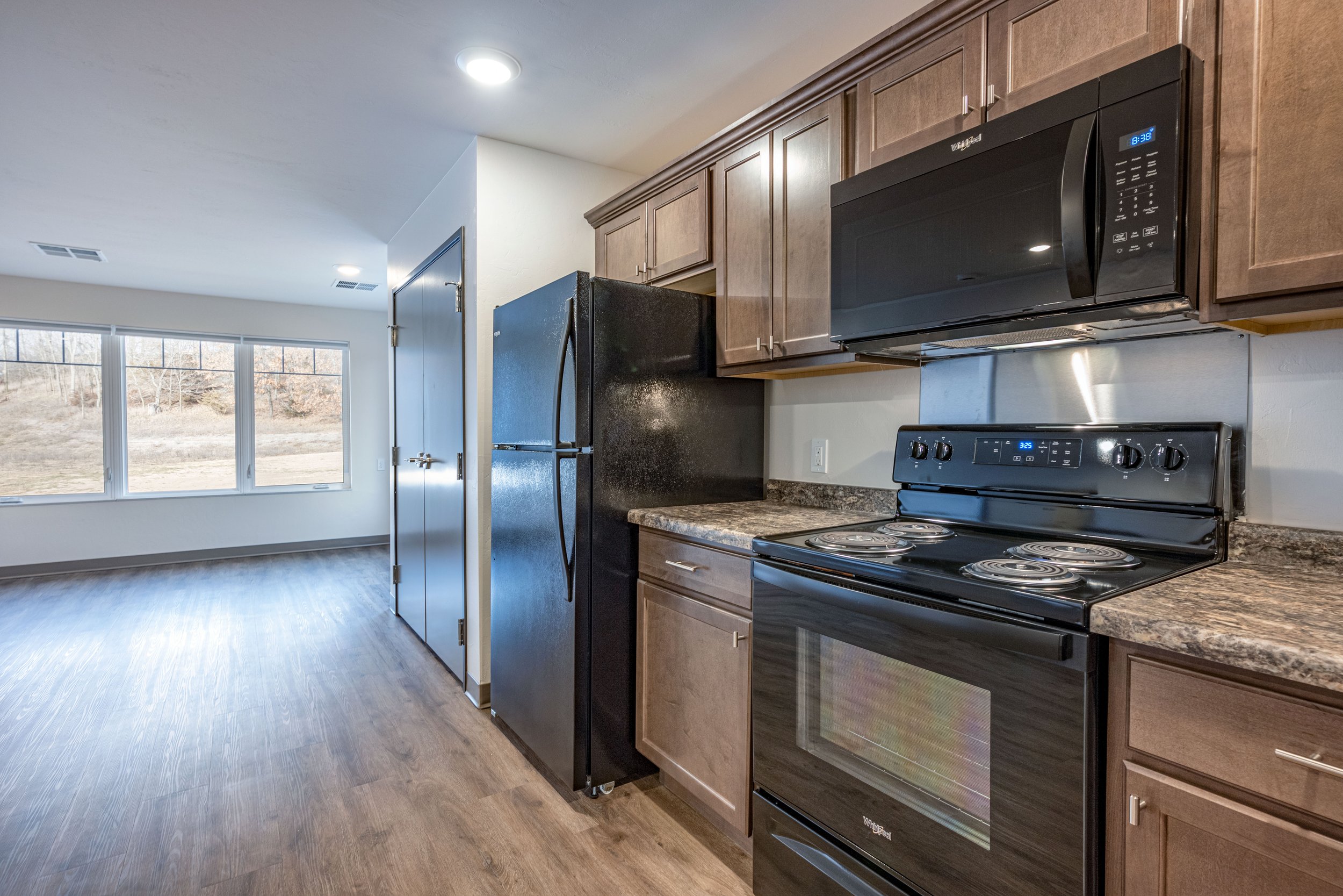 Kitchen 1-3.jpg