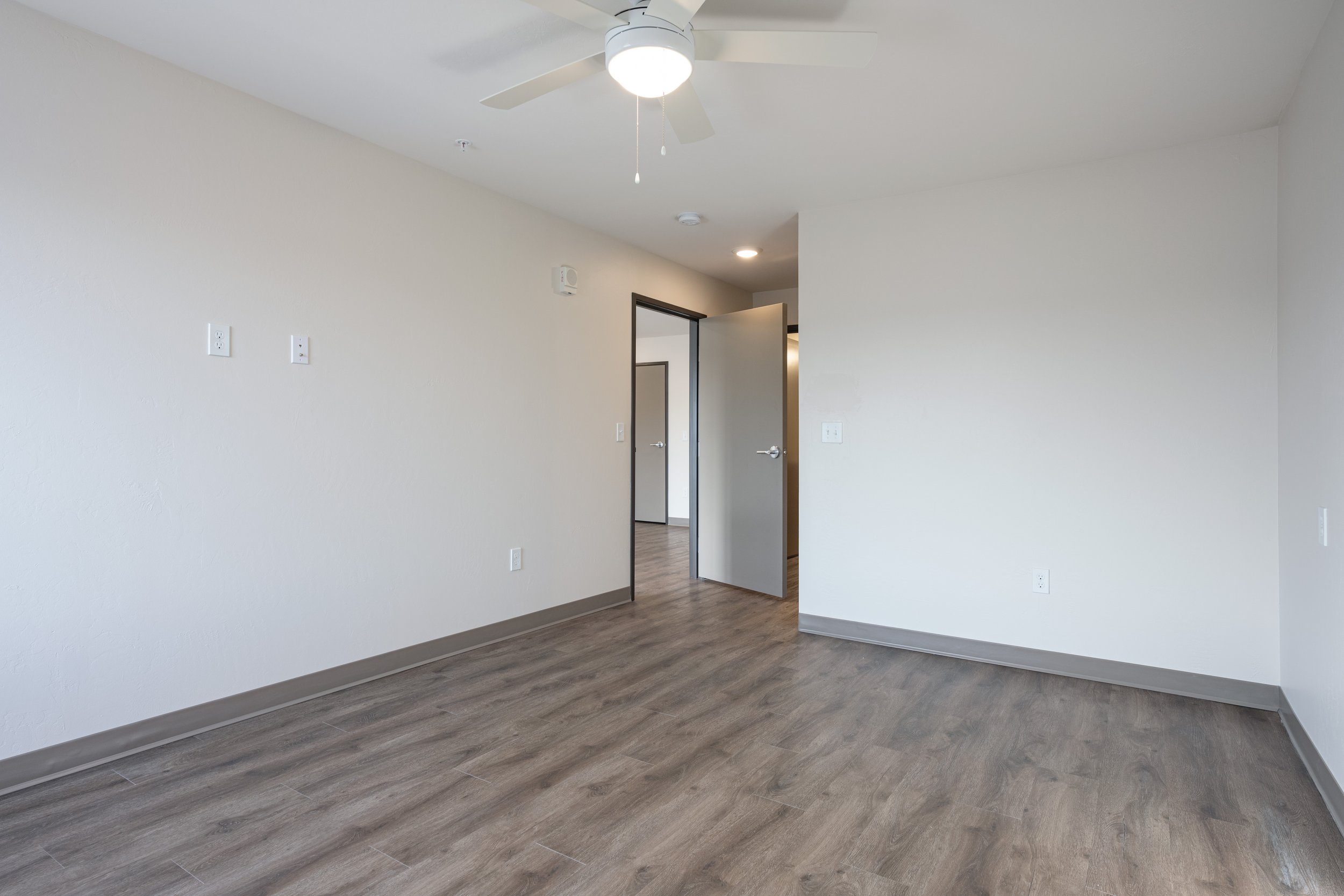 Bedroom 1-3.jpg