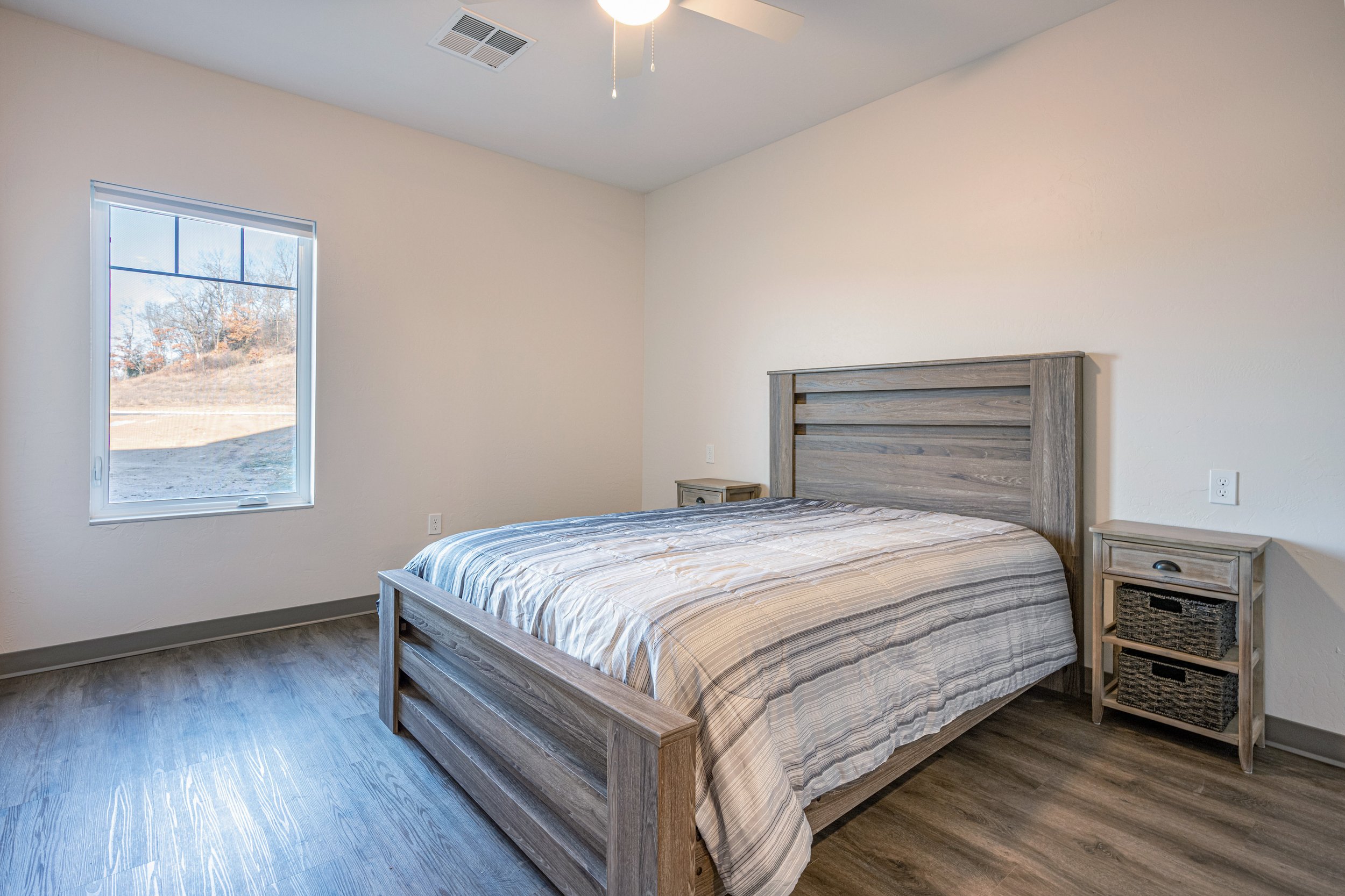 Bedroom 1-1.jpg