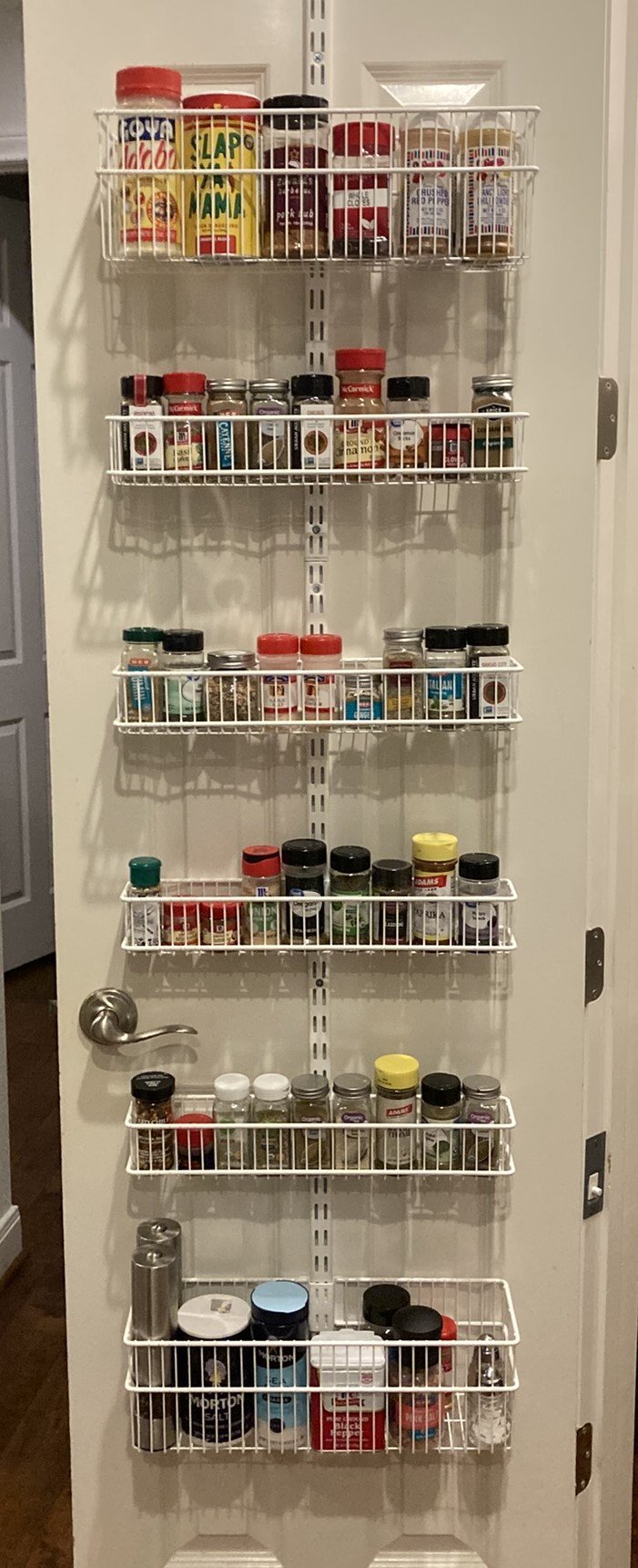 an organized spice rack