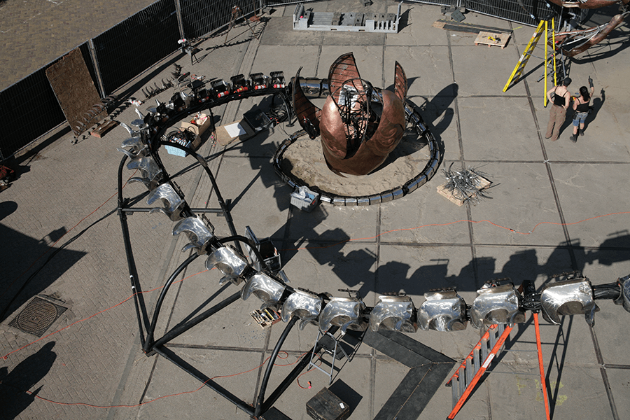 Overhead view of lower spine and egg. Robodock, Amsterdam, 2007. photo: Jess Hobbs