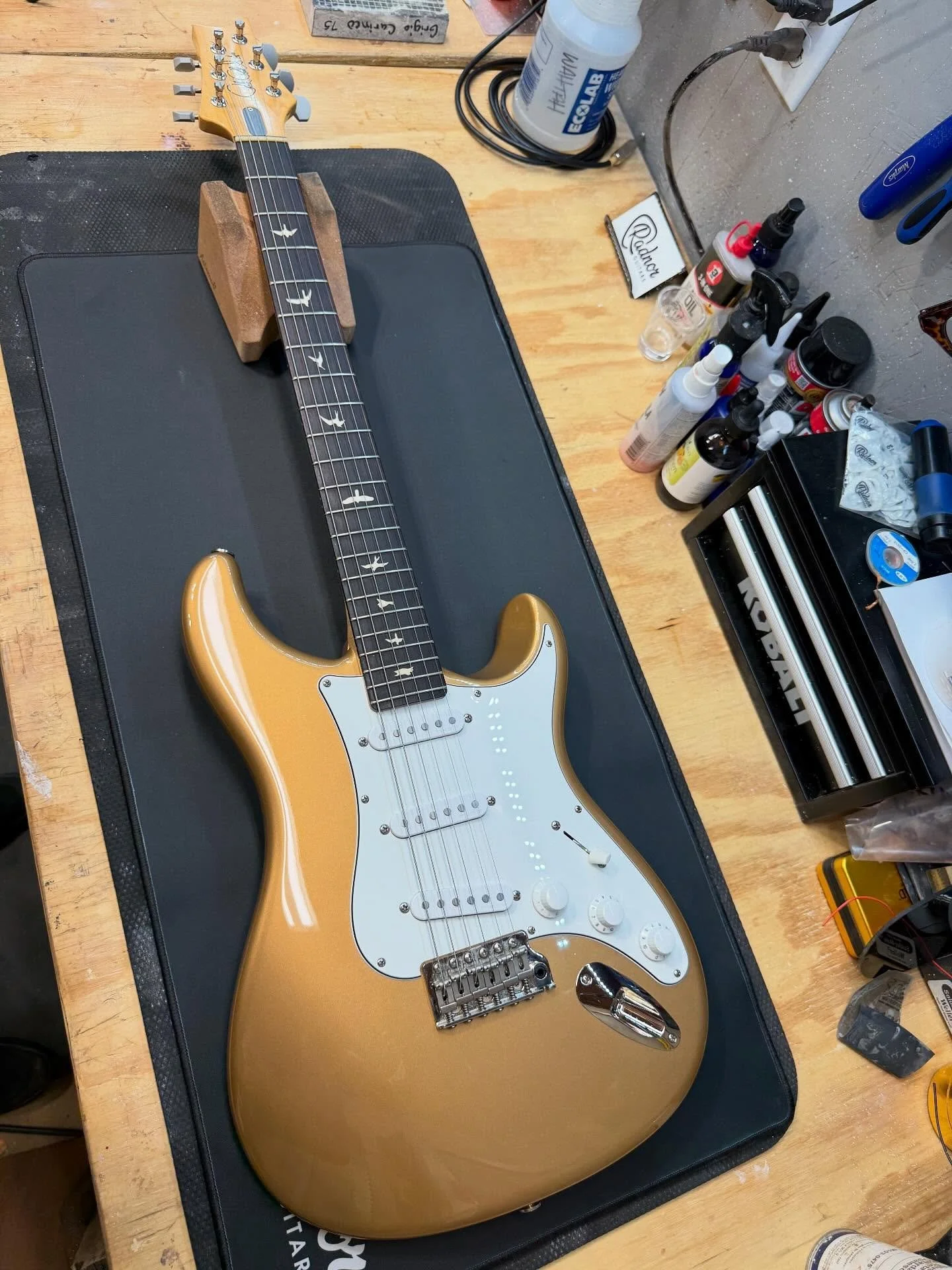Pot swap on this @prsguitars Silver Sky. #luthier #nashville #musiccity #prs #silversky #guitar #electricguitar