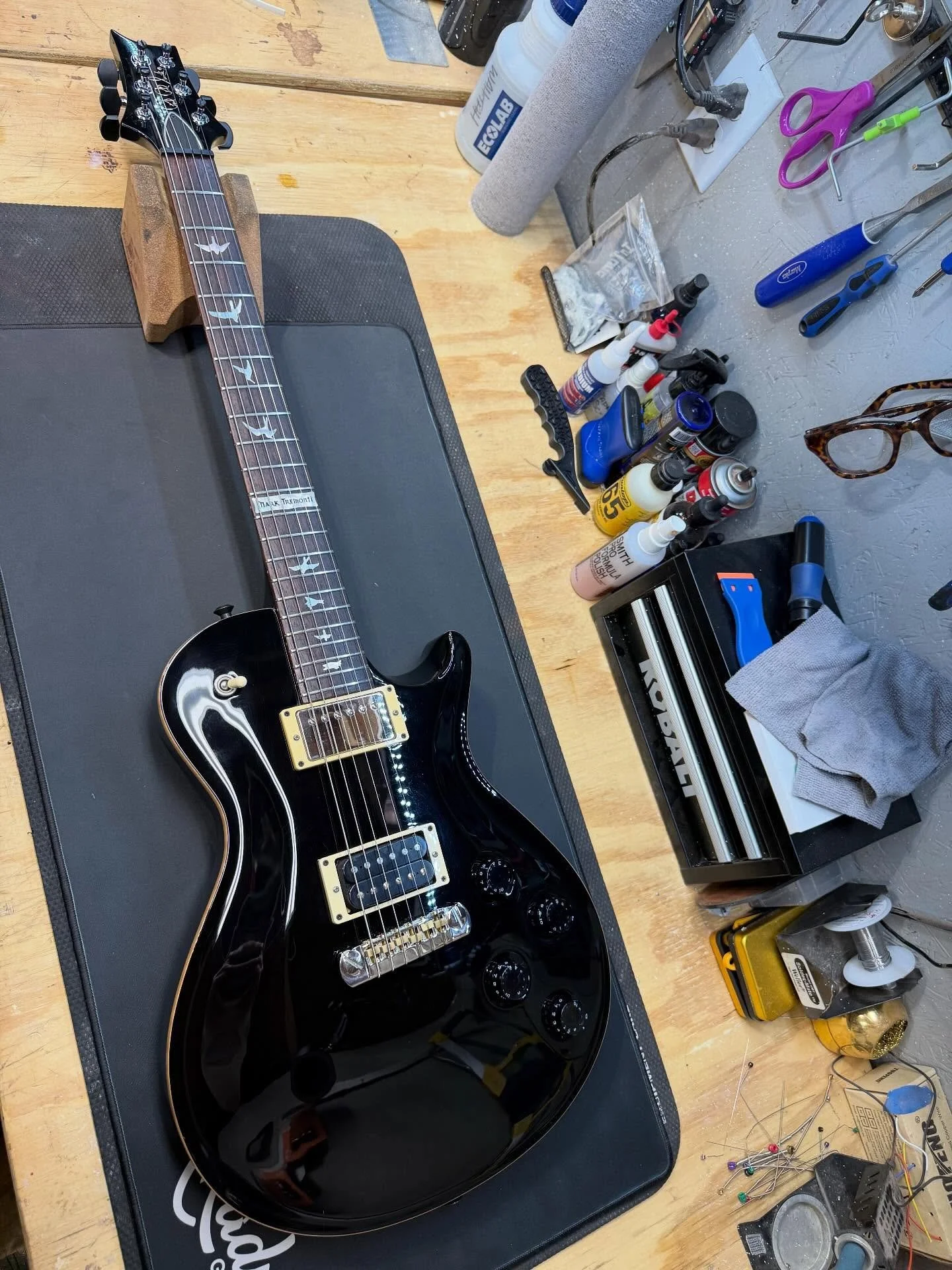 Another one. I&rsquo;m blessed to get to work on so many @prsguitars #nashville #musiccity #luthier #prsguitars #tremonti #singlecut #guitarrepair