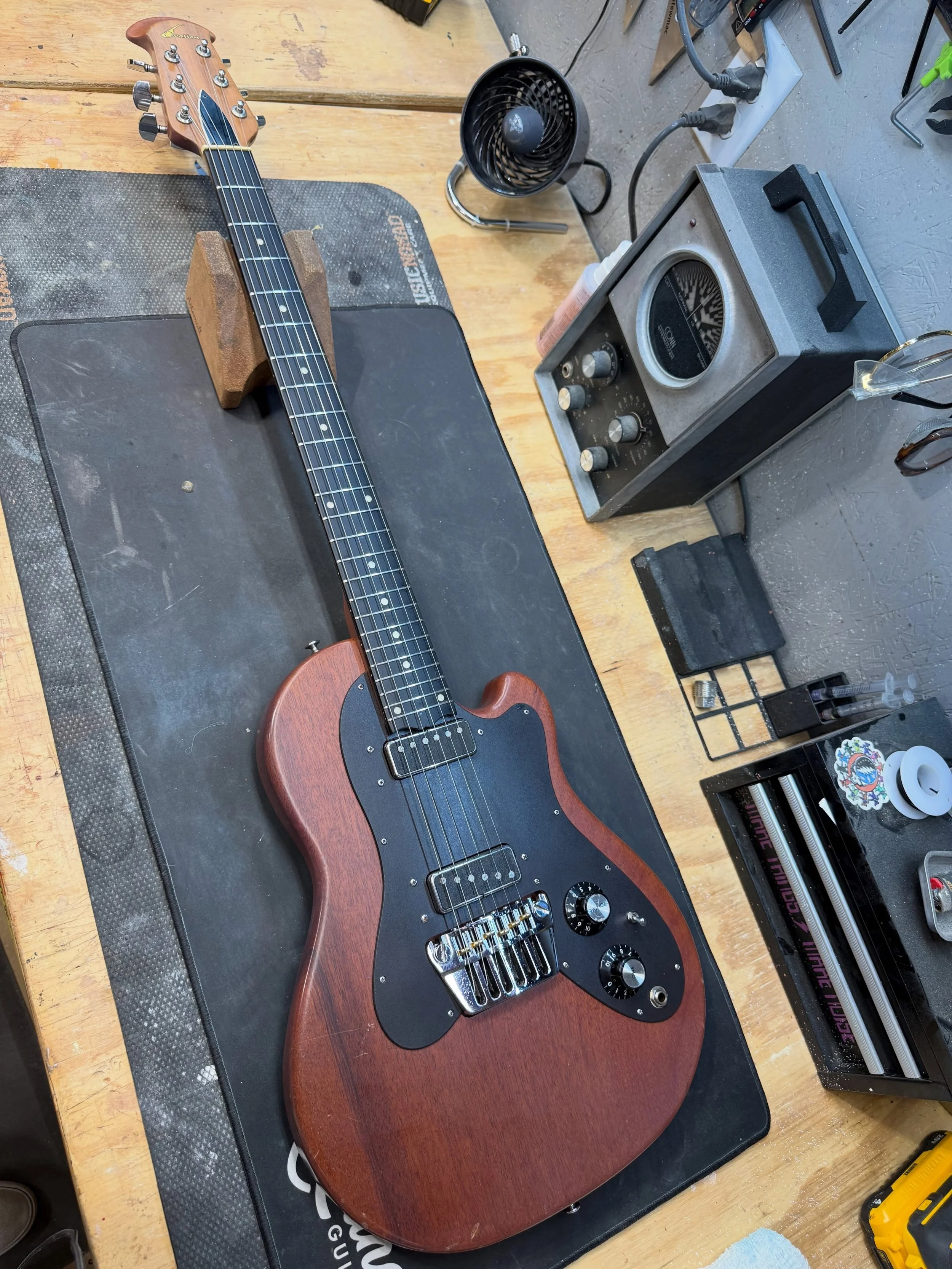 Always working on something. This ovation electric came in for a setup. I was highly impressed after feeling and hearing it. It&rsquo;s not for everyone, but I dig it! #ovation #luthier #guitar #nashville