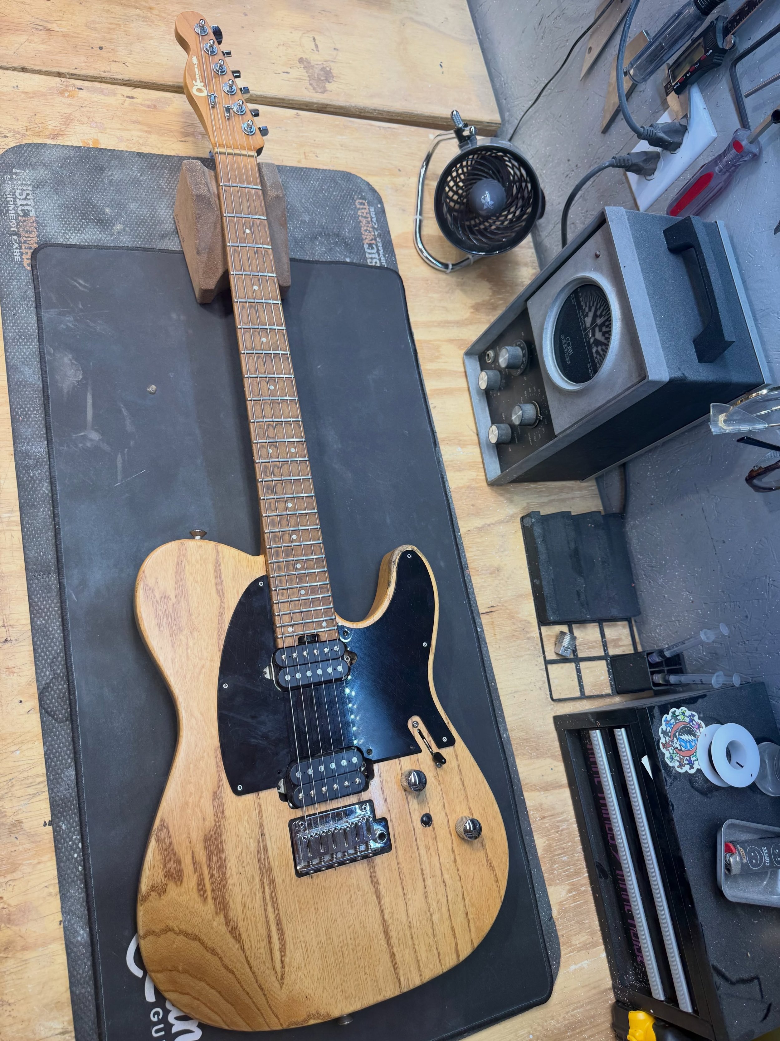 @paul_avram1 brought this @charvelusa t style in for a new volume pot and a setup. The control cavity ended up needing some love to hold up on the road, but that&rsquo;s no issue of course. This thing has been played and it shows, but it&rsquo;s read