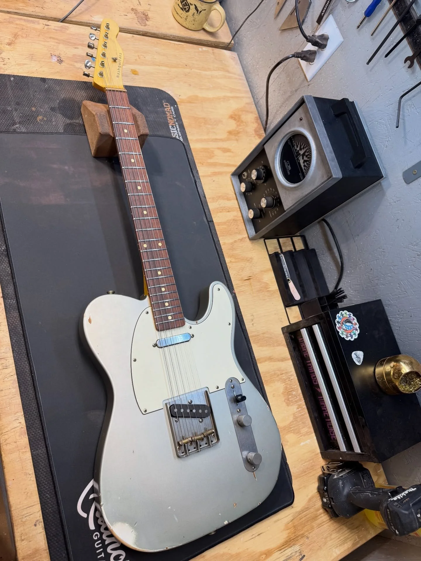 @nashguitars_ig hit th bench for a setup and some fret sprout remediation. This thing is feeling, sounding and looking great now. Ready for the road! #tele #telecaster #nashguitars #country #nashville