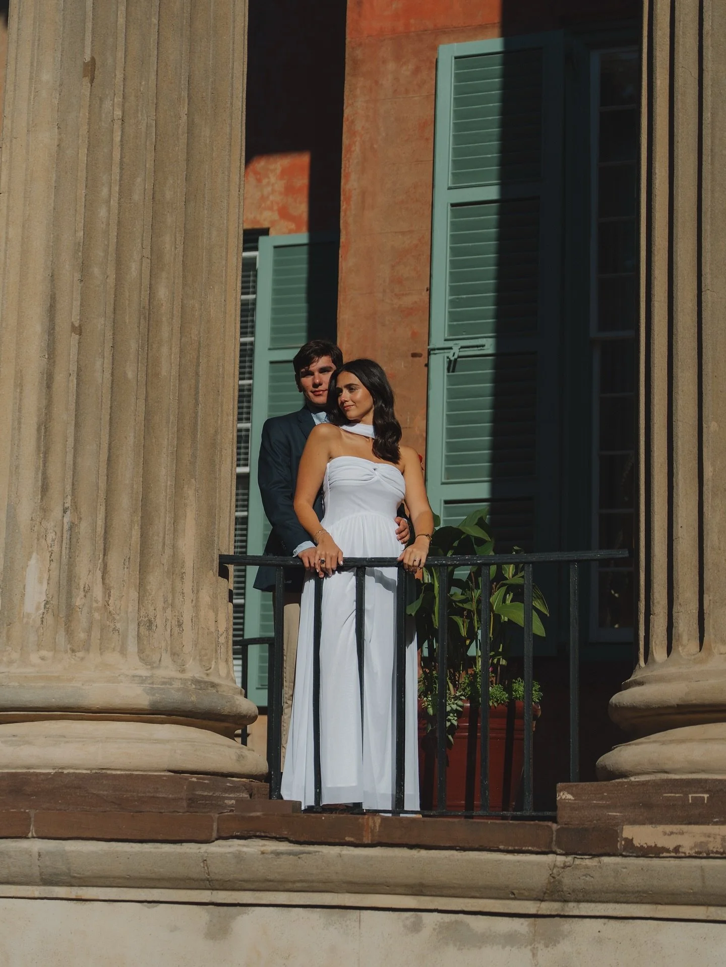 Days like this forever pls!! 
So much fun getting to run around with these two:)
&bull;
&bull;
&bull;
&bull;
#charlestonsc #charlestonphotographer #couplesphotographer #charlestonelopementphotographer #charlestonengagement #charlestonweddingphotograp