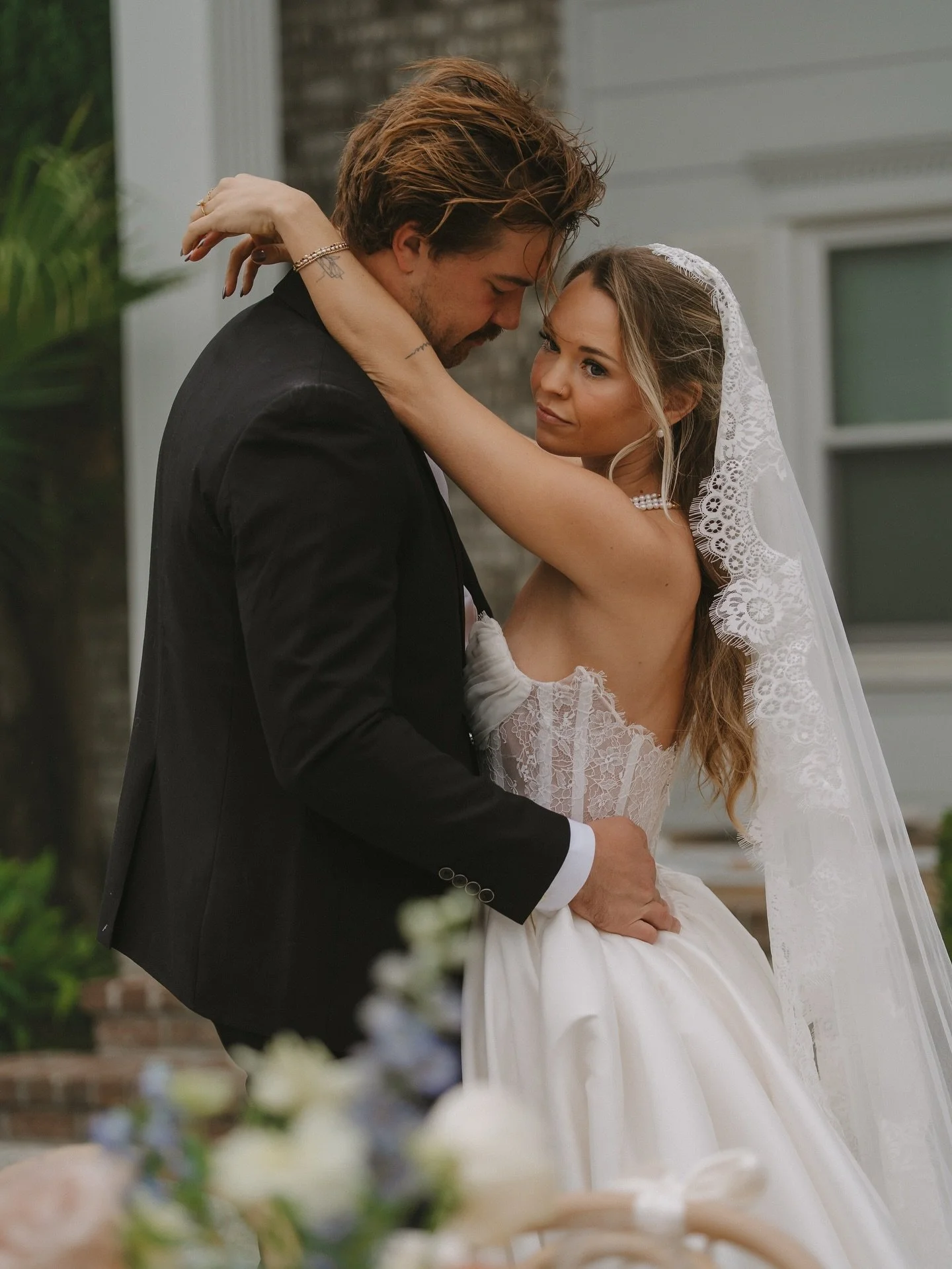 Maxing out the picture count because we would share a million photos from this day if we could;)
&bull;
&bull;
&bull;
&bull;
&bull;
&bull;
#charlestonsc #charlestonwedding #charlestonweddingphotographer #weddingphotography #charlestoncouples #charles