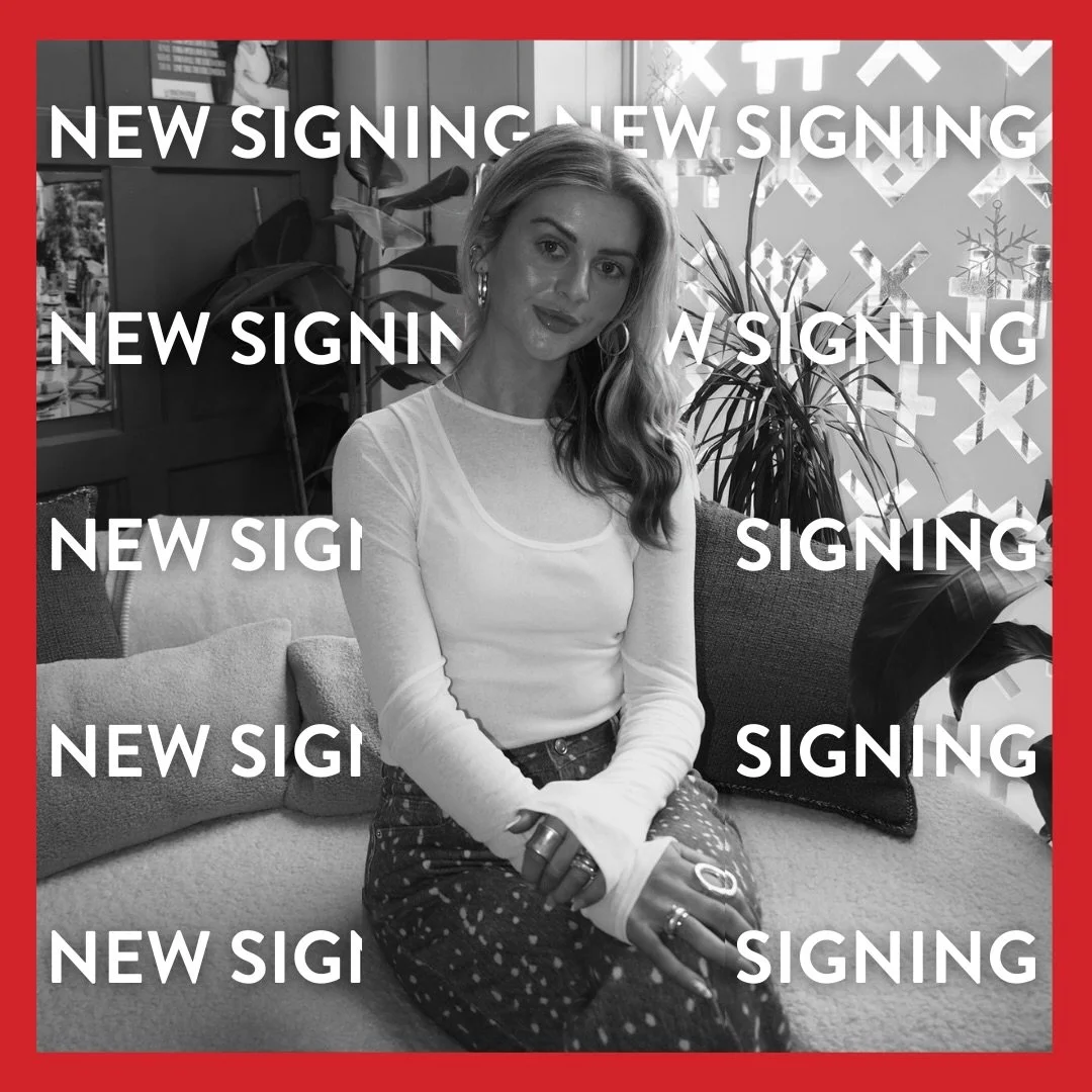 We&rsquo;re so excited to welcome @evadhuinin to the agency🤍

Eva is a lifestyle creator capturing the highs (and chaos) of life in your 20s.
From busy teaching days to content shoots, Dublin vs. country life, morning runs, coffee walks and chatty G