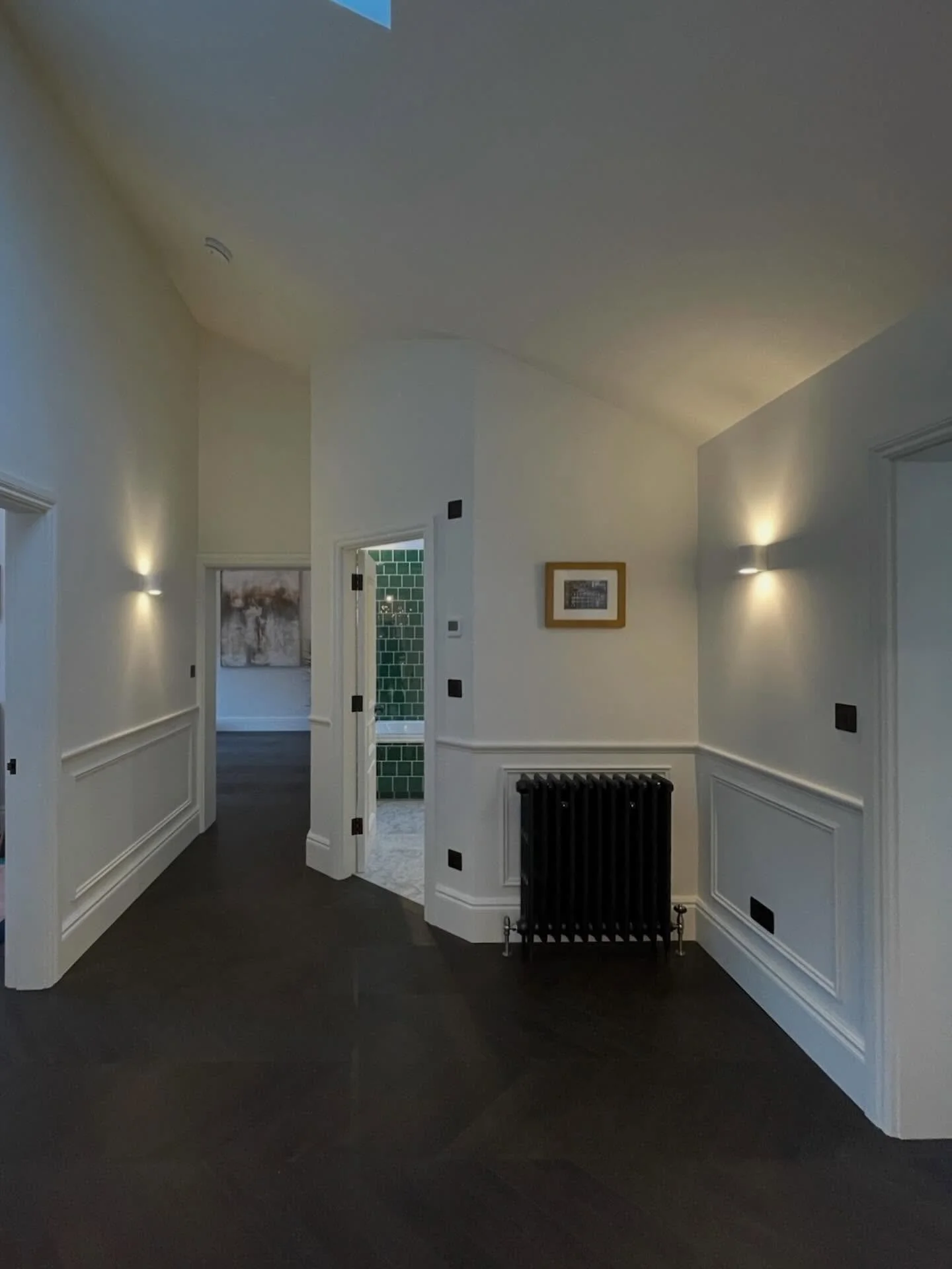 Natural light was a key driver in the transformation of Furze Hill Farm.
Following a complete strip-back of the original bungalow, the project was carefully reconstructed to create generous volumes, clean architectural lines, and a calm sequence of s