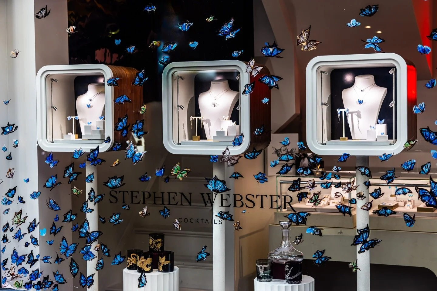 A new window display installation completed for Stephen Webster&rsquo;s flagship boutique in Burlington Arcade, designed in collaboration with Hollaway Studio.
Set within one of London&rsquo;s most iconic retail destinations, the new display joinery 