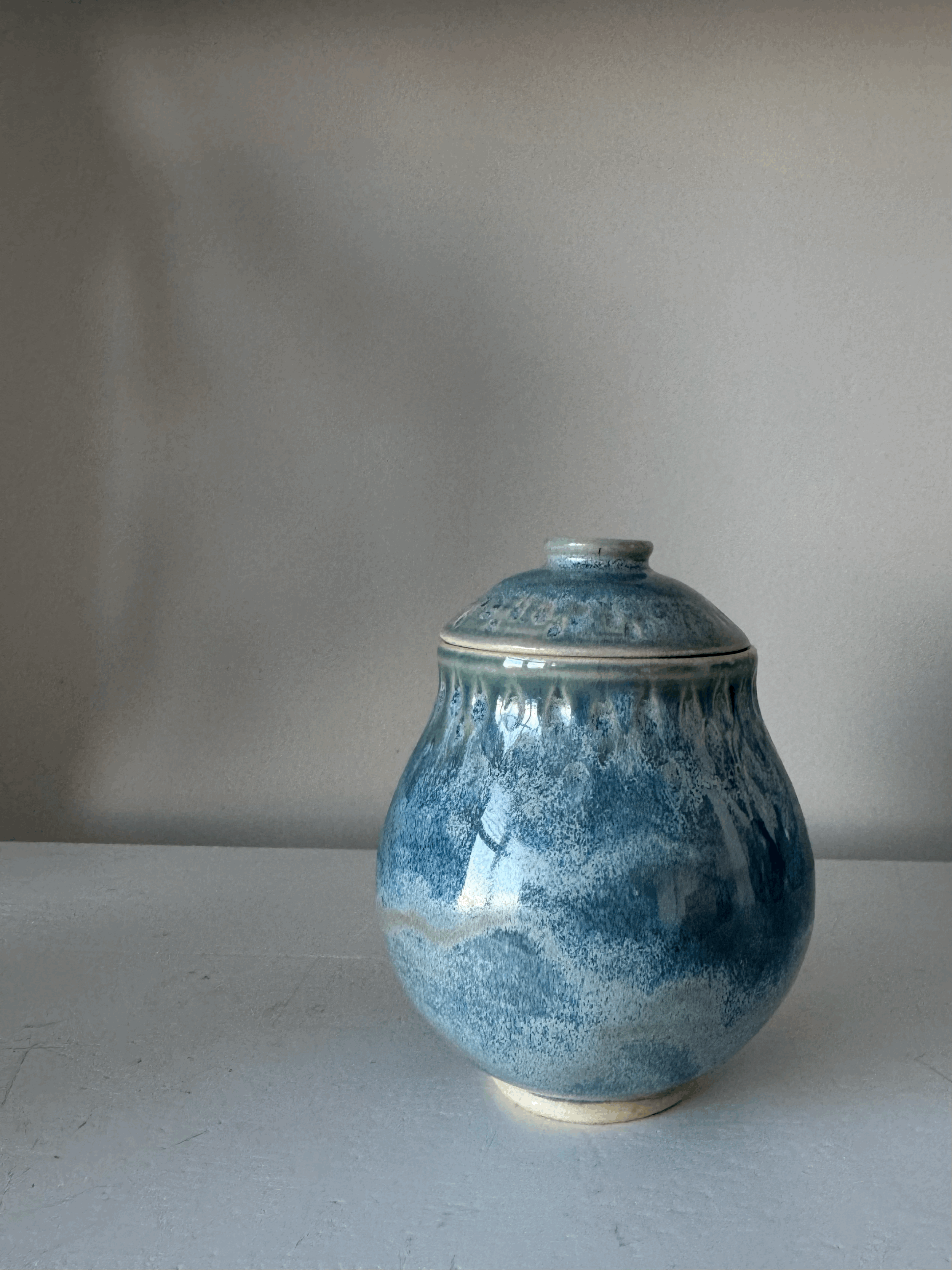 402: lidded jar