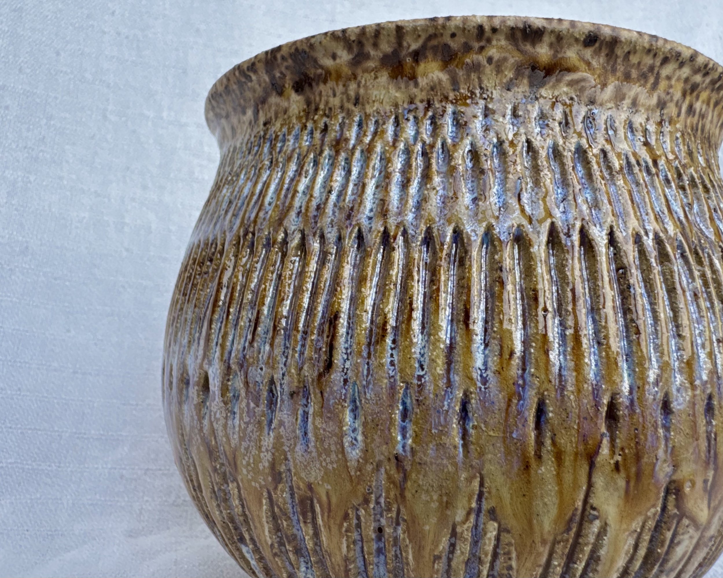 large bowl with silver pearl details
