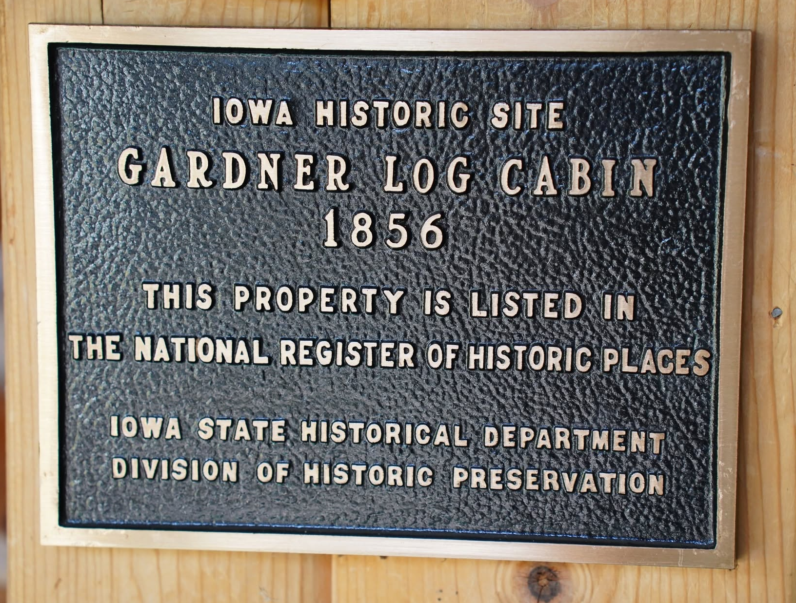 plaque.png