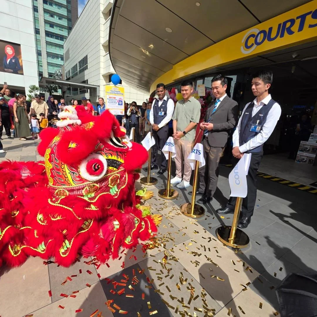 [6 Dec 2025 &ndash; Re-opening of Courts Toa Payoh]

Pleased to attend the re-opening of Courts Toa Payoh yesterday morning. The refreshed space will continue to serve our residents well, and it was heartening to connect with the team as they begin t