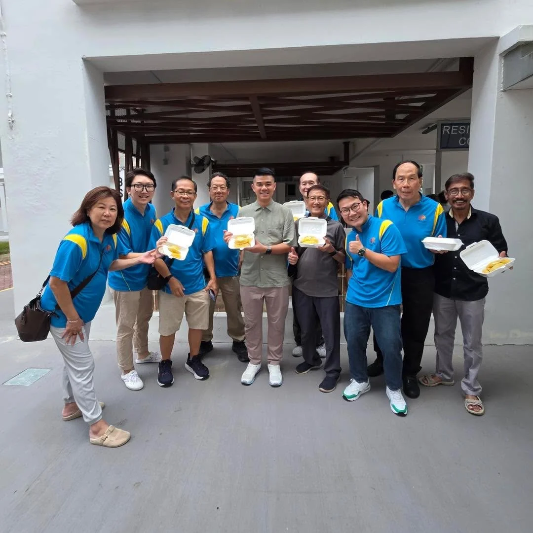[6 Dec 2025- Durian Party with Residents]

What an awesome, fragrant evening at our durian party, organised by Toa Payoh Central Zone 3 RN! 

Residents had a blast indulging in the King of Fruits! I had the pleasure of performing the official 'openin