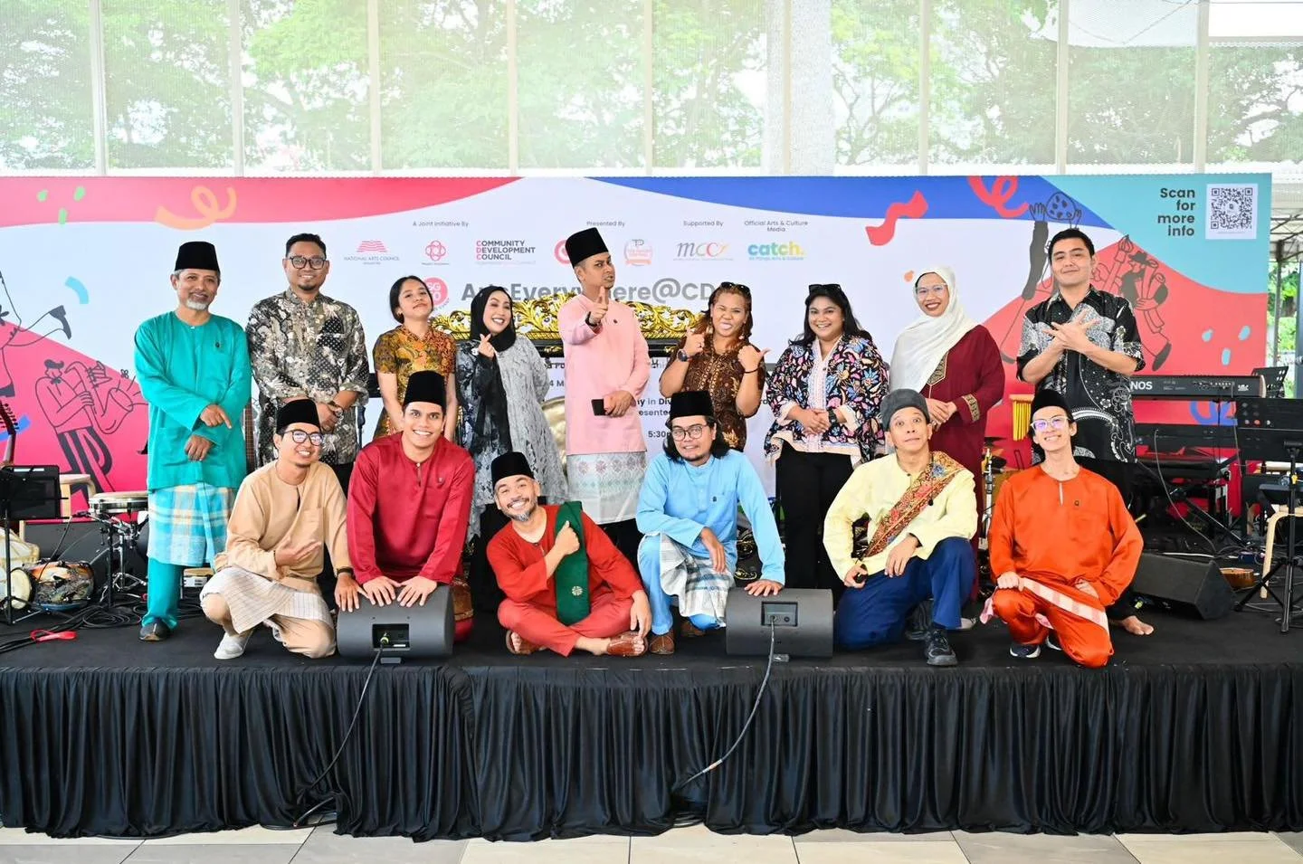 🎶✨ ArtsEverywhere@CDC at Toa Payoh Central

Residents of all ages came together for an afternoon of music, creativity and shared experiences right here in our neighbourhood.

From lively performances to hands on workshops and a vibrant creator marke