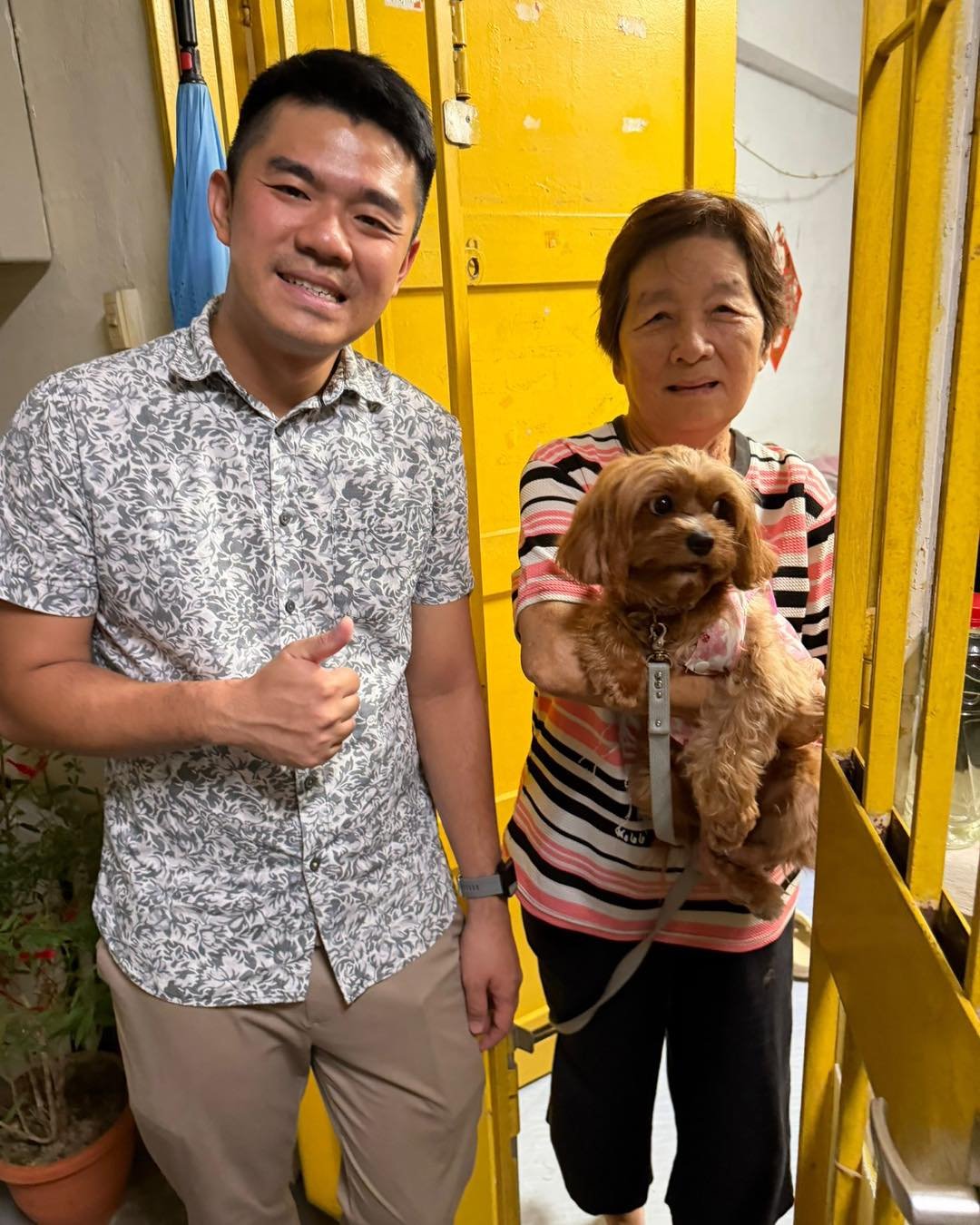 🌿 Ageing Well in the Community: Madam Tan and Happy 🐶

During a recent house visit, I met cheerful Mdm Tan and her little companion, Happy.

Given by her granddaughter two years ago, Happy has been accompanied and kept Mdm Tan active daily with reg