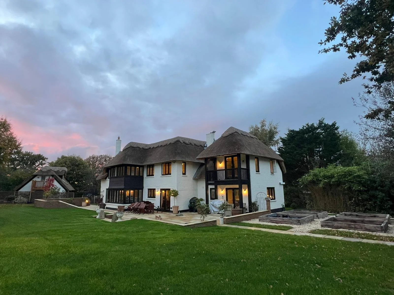 PHOTO-2025-11-10-20-32-18 2.jpg