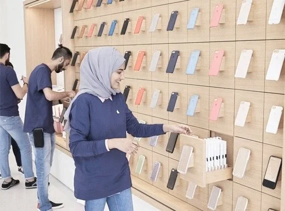 Apple expands to Middle East