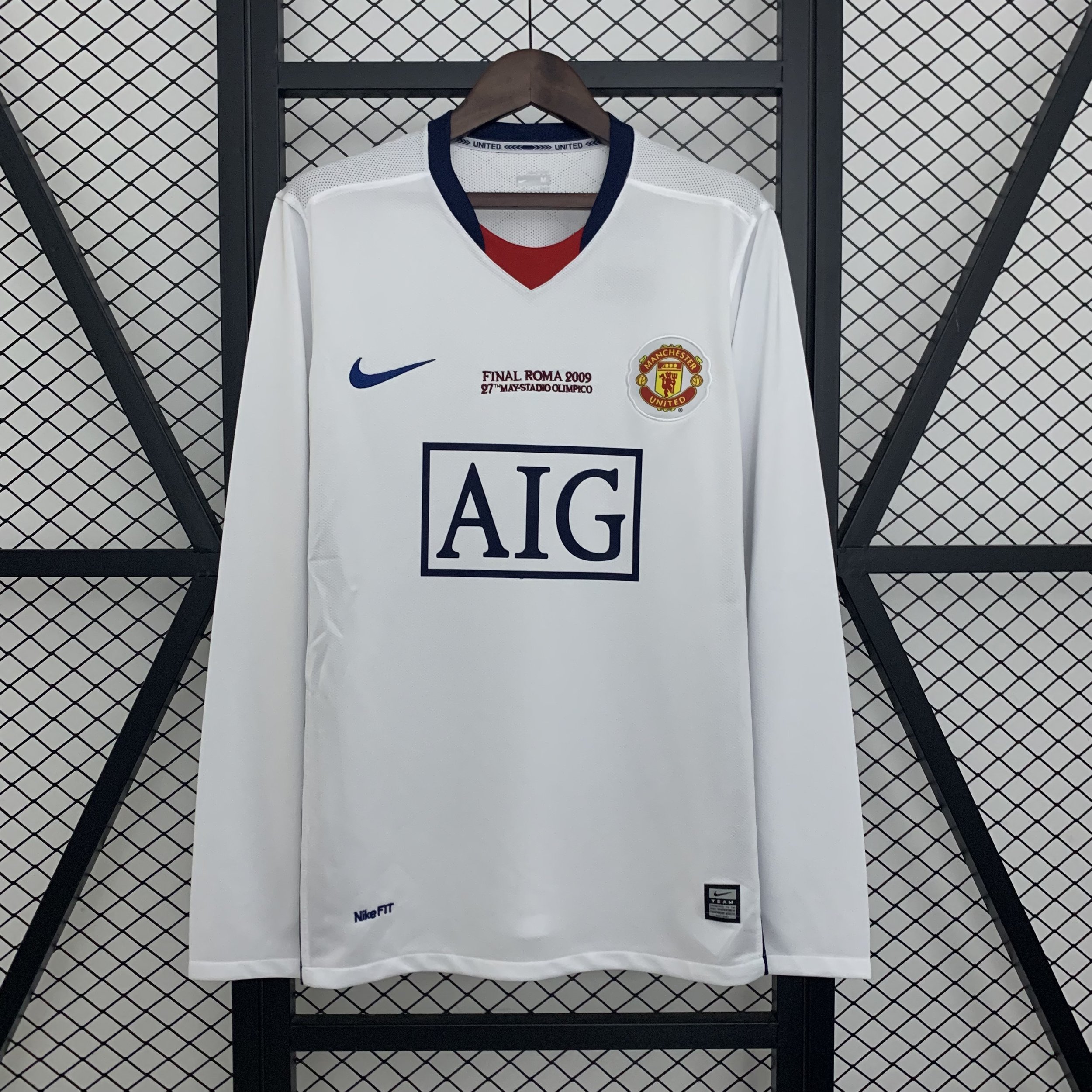 Manu 0809 CL away.jpeg