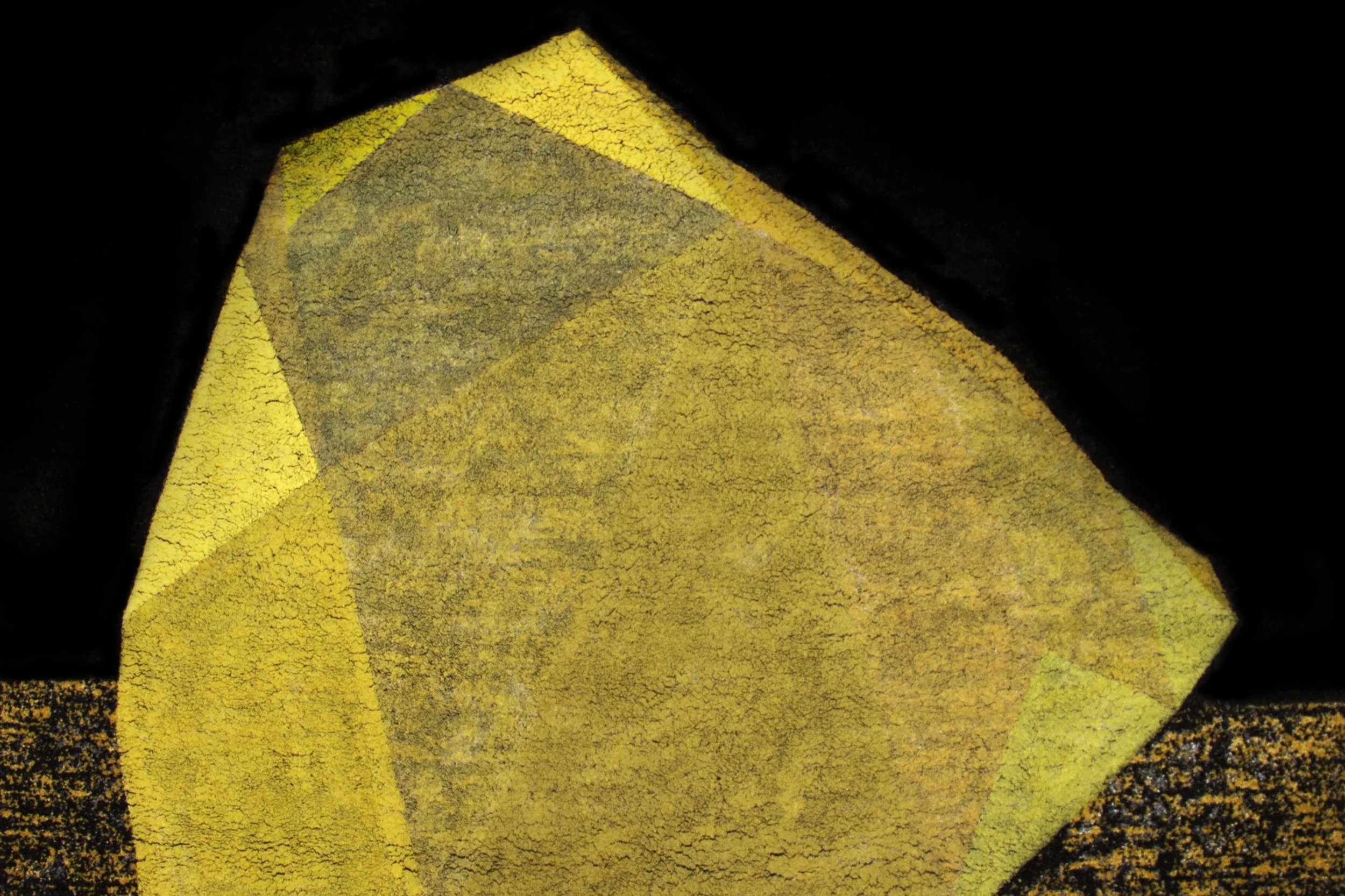       
  
    Weaving Space: Identity, Memory, and Resilience in the Art of Qinza Najm  By Abigail MacFadden  Creativo   In the exhibition "Weaving Space," artist Qinza Najm invites viewers into a deeply personal exploration of identity, memory, and 