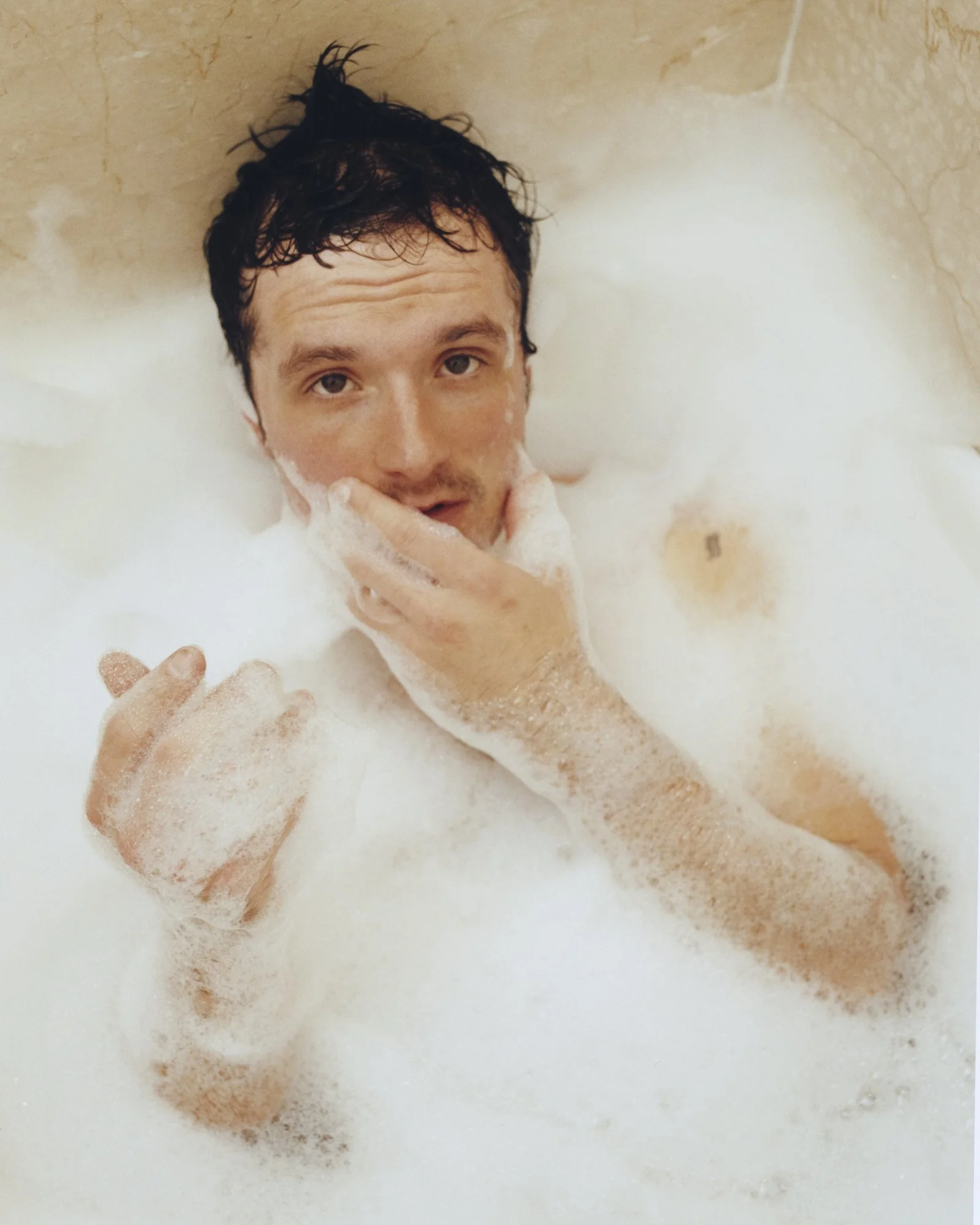 MR_JoshHutcherson_GQ_00004.jpg