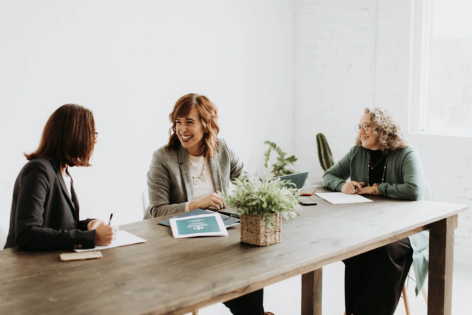 Content Creator vs. Strategic Advisor: Why the Difference Determines Your Income Ceiling