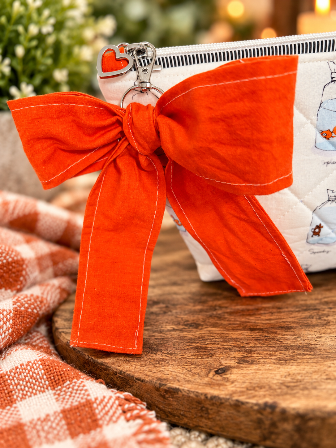 Bow-and-Go-detail-bow-closeup.png