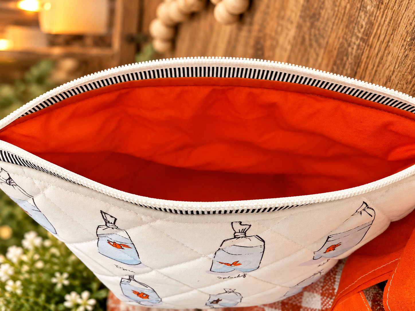 Bow-and-Go-detail-orange-lining.png